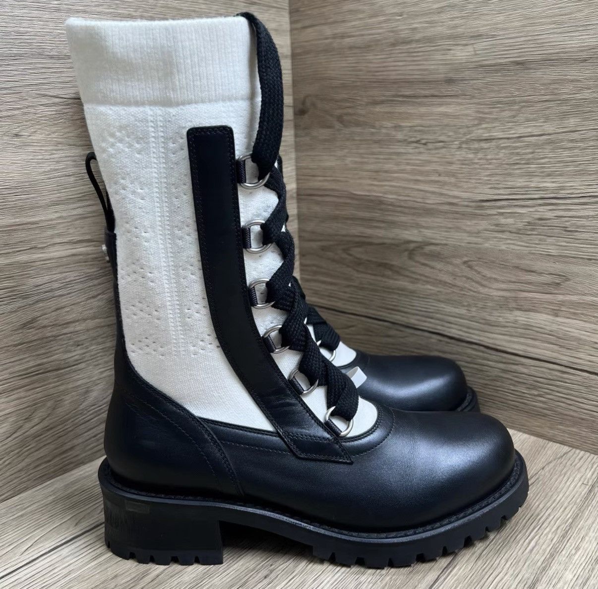 Dior Dior Diorland Black and White Lace-up Ankle Boots J41 Size US 8 / IT 38 - 2 Thumbnail