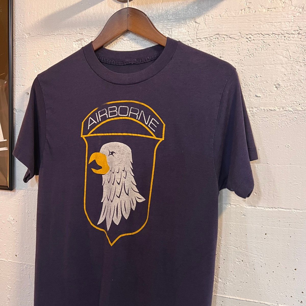 Vintage Vintage 70's US Army Airborne Screaming Eagles T-Shirt - S/M Size US S / EU 44-46 / 1 - 3 Thumbnail