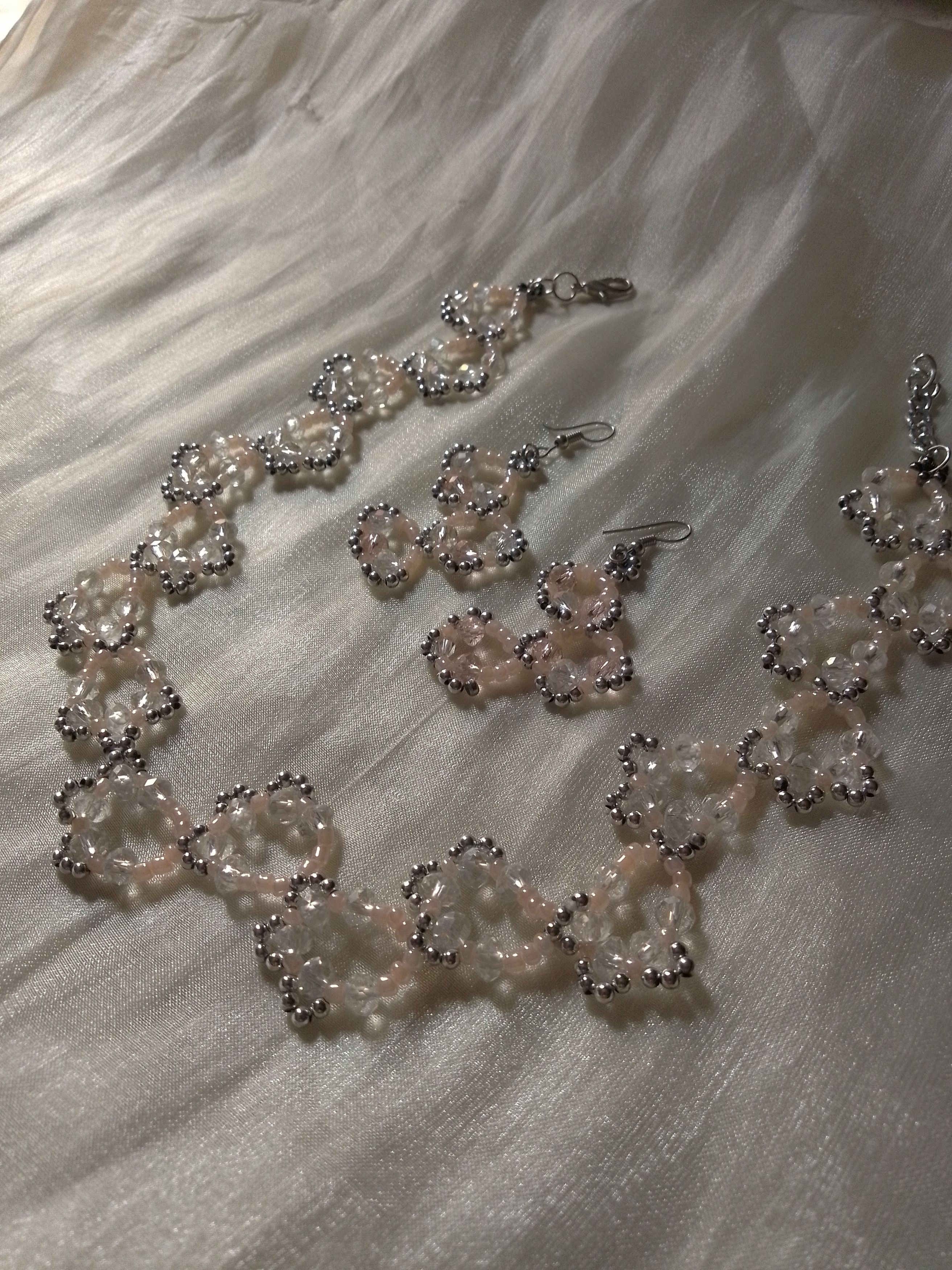 Handmade Necklace Earrings set Leafy pattern soft pink Crystal Size ONE SIZE - 5 Thumbnail