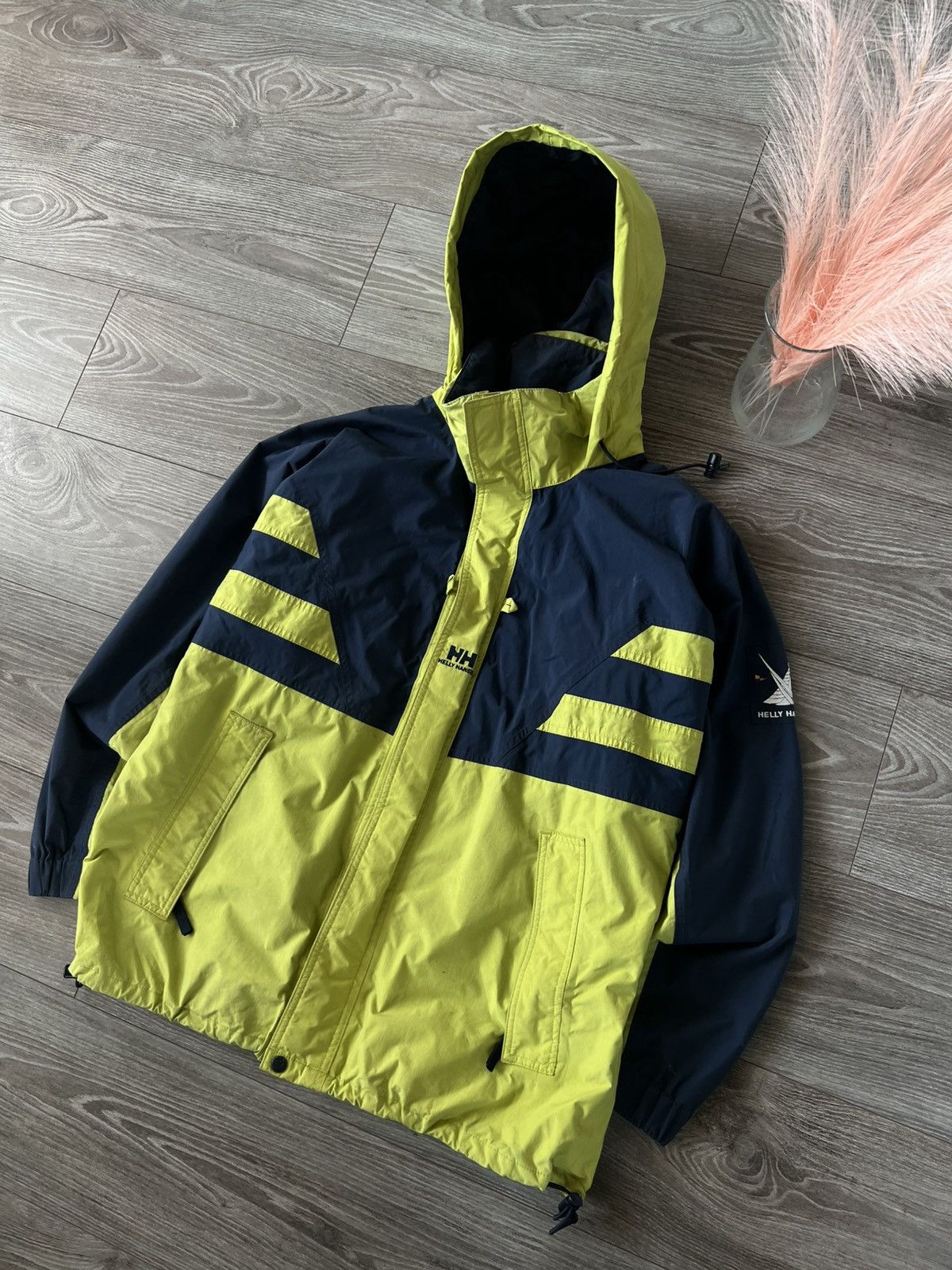 Helly Hansen × Vintage Vintage Helly Hansen Central Logo Yachting Patch Tech Jacket Size US M / EU 48-50 / 2 - 6 Thumbnail