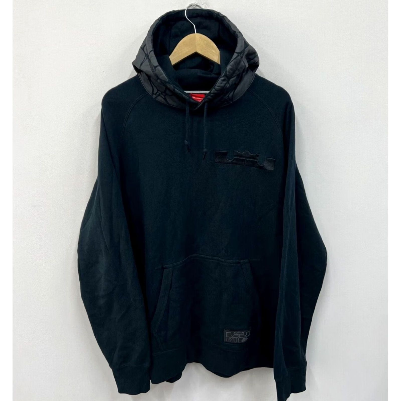 Nike Rare Nike LeBron James Hoodie Black Size 2XL Mens Size US XXL / EU 58 / 5 - 2 Thumbnail