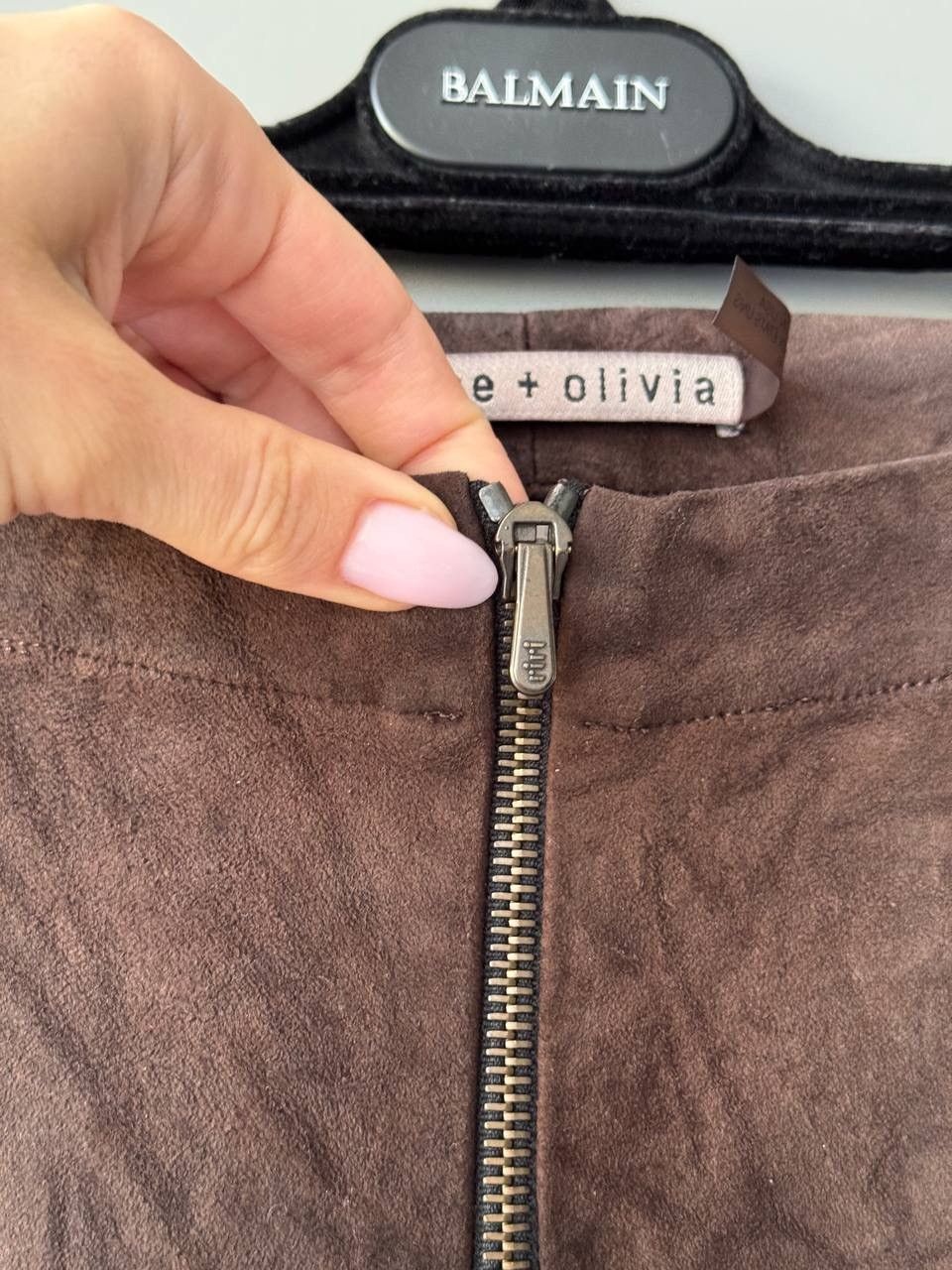 Alice + Olivia Alice + Olivia Suede Brown Zip Pants Size 28" / US 6 / IT 42 - 4 Thumbnail