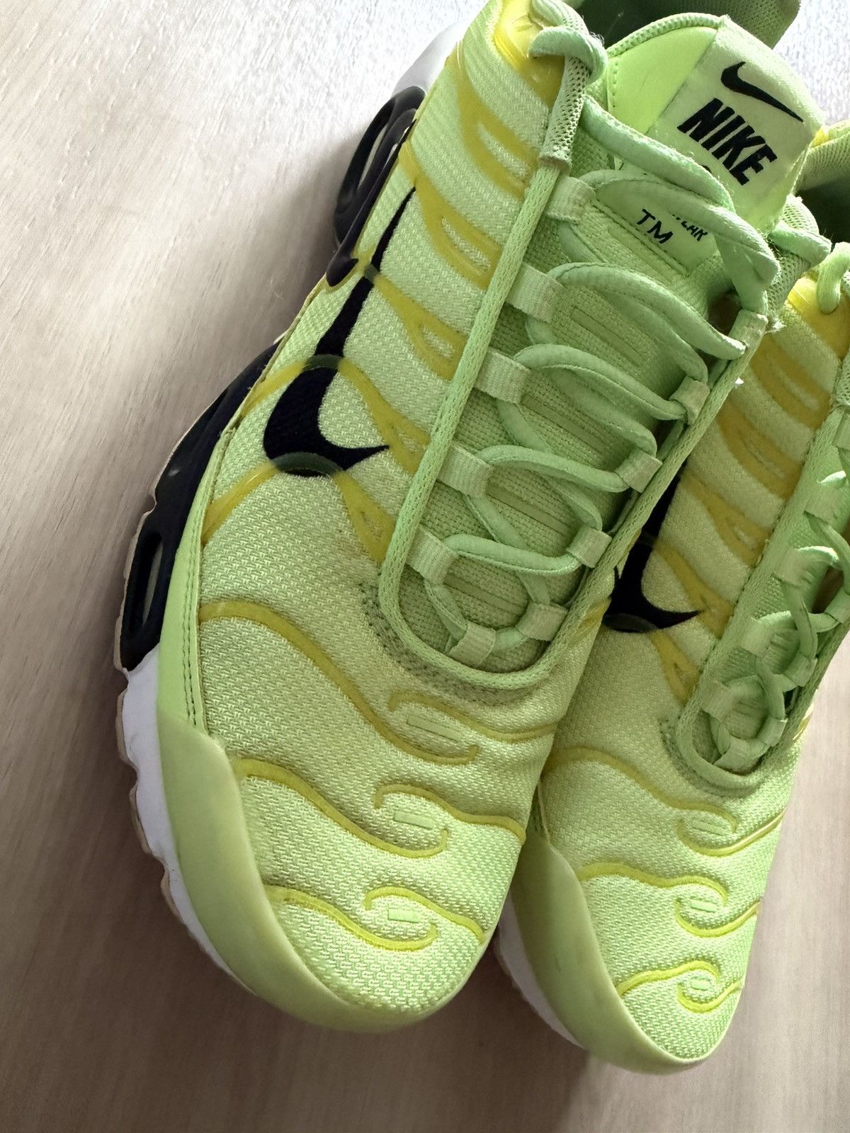 Nike Nike Air Max Plus Overbranding Lime Blast 815994-300 Sz 9.5 Size US 9.5 / EU 42-43 - 6 Thumbnail
