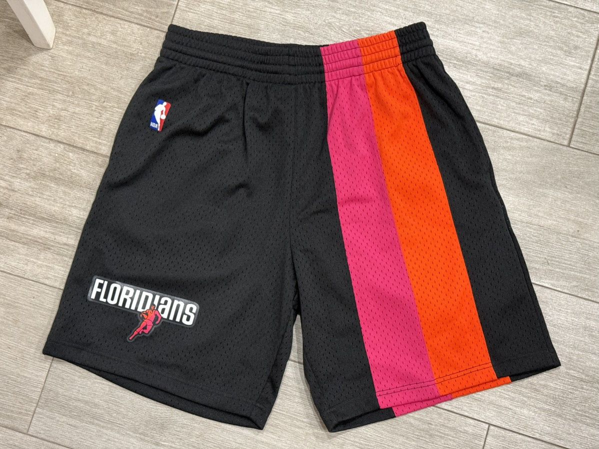 Mitchell & Ness Miami Heat Mitchell & Ness Hardwood Classics Shorts Sz Large Size US 36 / EU 52 - 1 Thumbnail