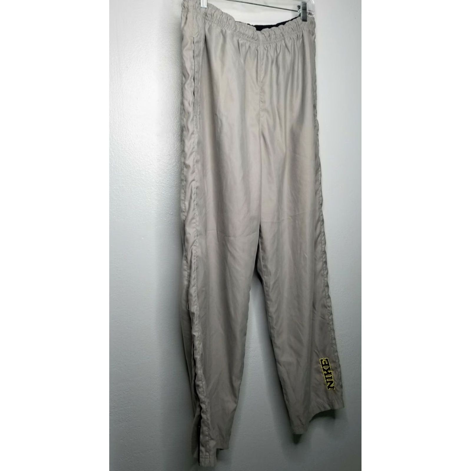 Nike NIKE Jogging Pants VINTAGE Mens XL Gray Embroidered logo Size US 36 / EU 52 - 2 Thumbnail
