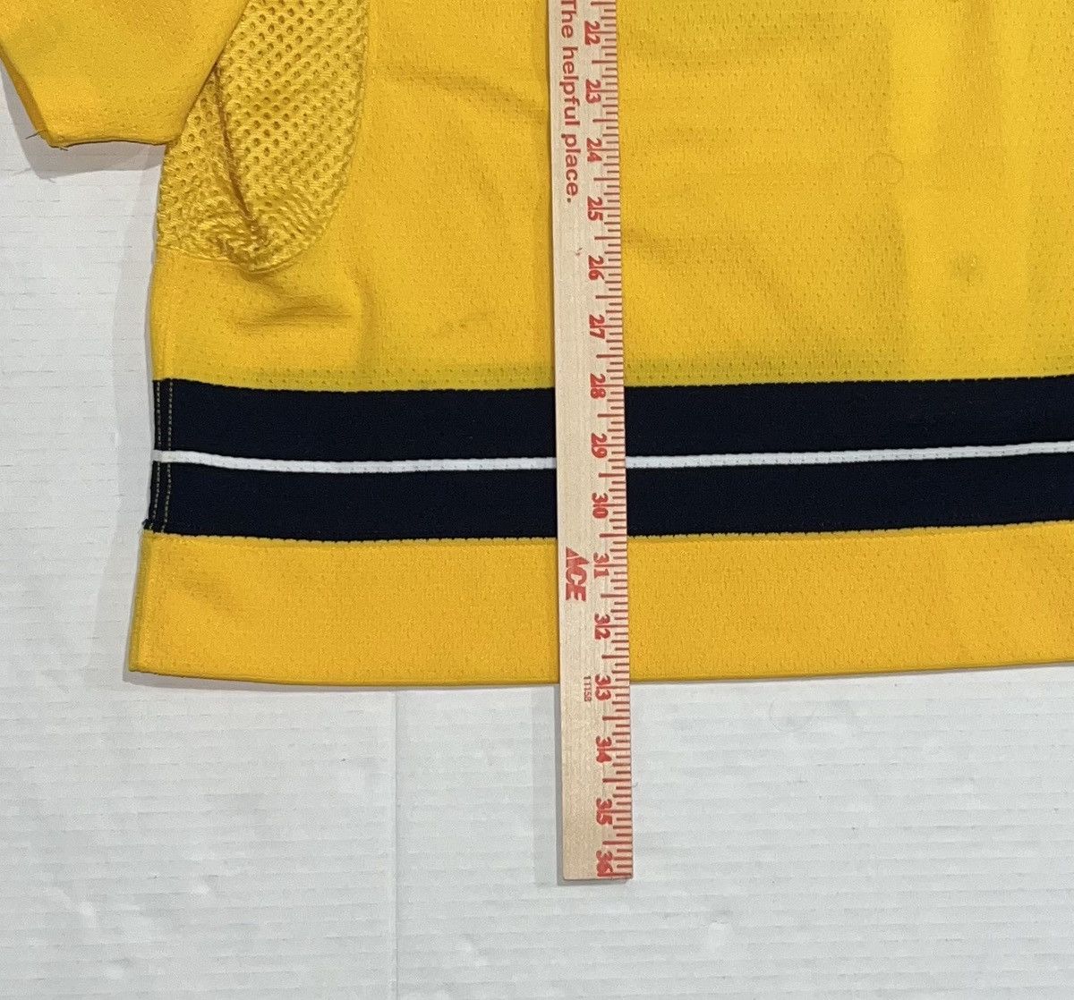 Nike Vintage Nike Michigan Wolverines Hockey Jersey Team Issued Size US XXL / EU 58 / 5 - 12 Thumbnail