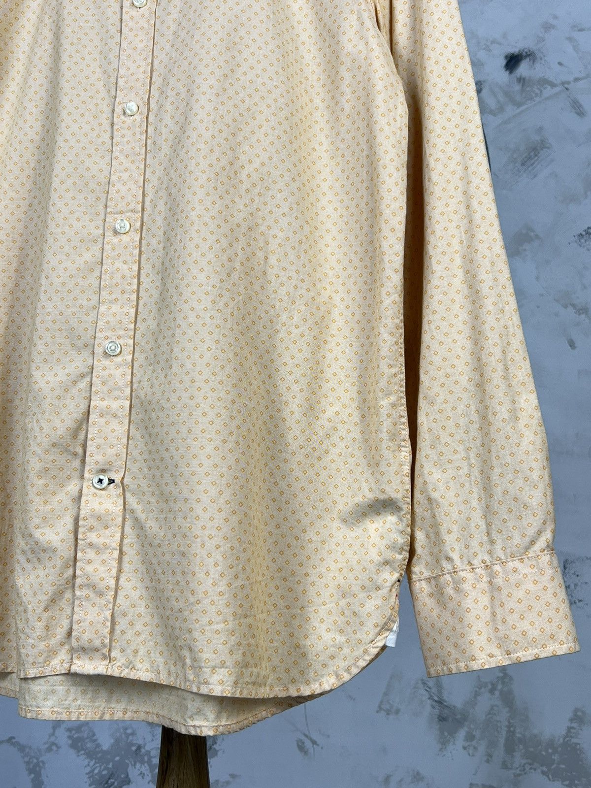 Tommy Hilfiger Vintage Tommy Hilfiger Patterned Button Up Shirt Size L Size US L / EU 52-54 / 3 - 3 Thumbnail