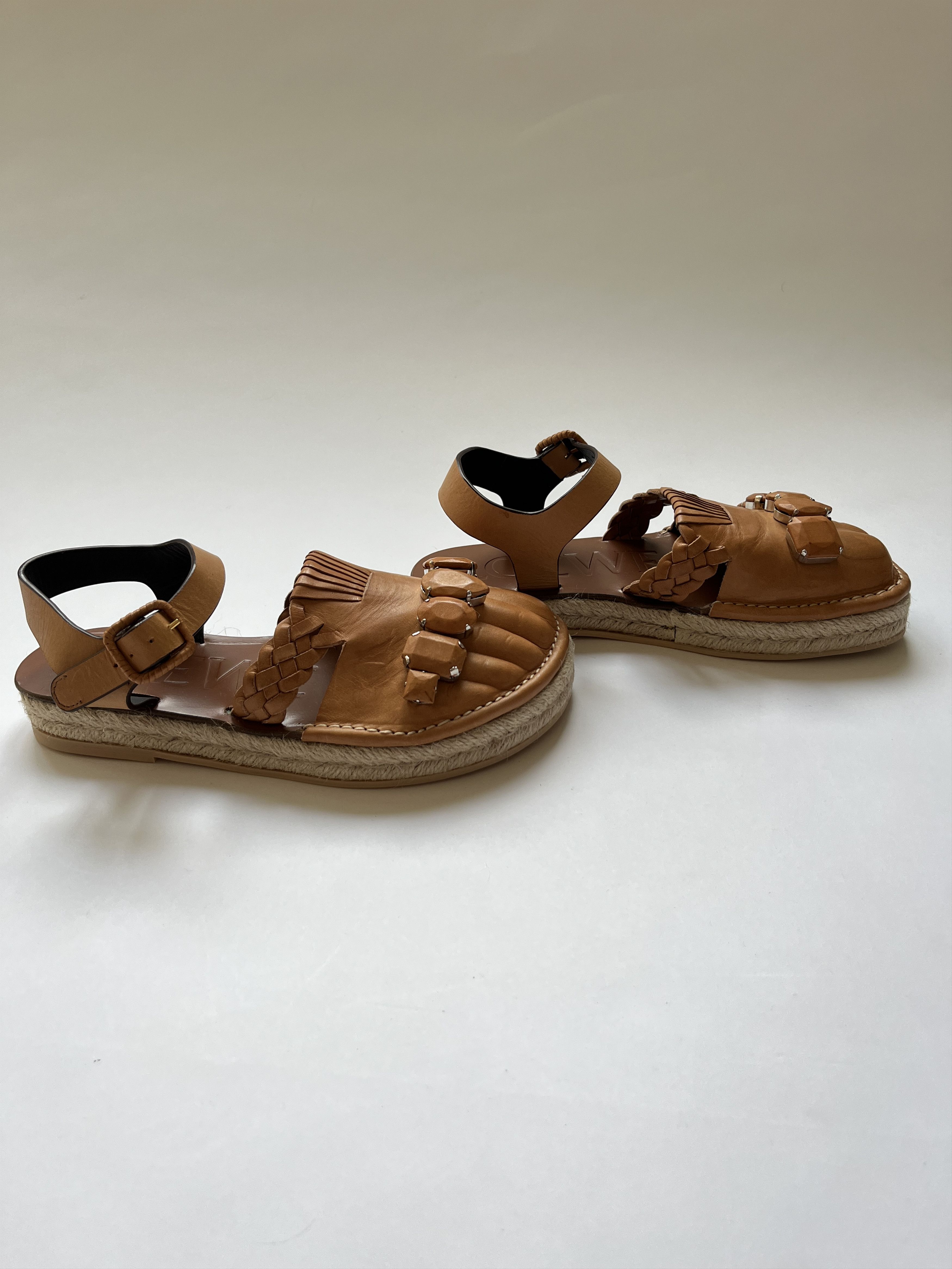 Loewe ⚡️QUICK SALE⚡️2019 Loewe Tan Moulded Toe Ring Sandals Size US 5 / IT 35 - 3 Thumbnail