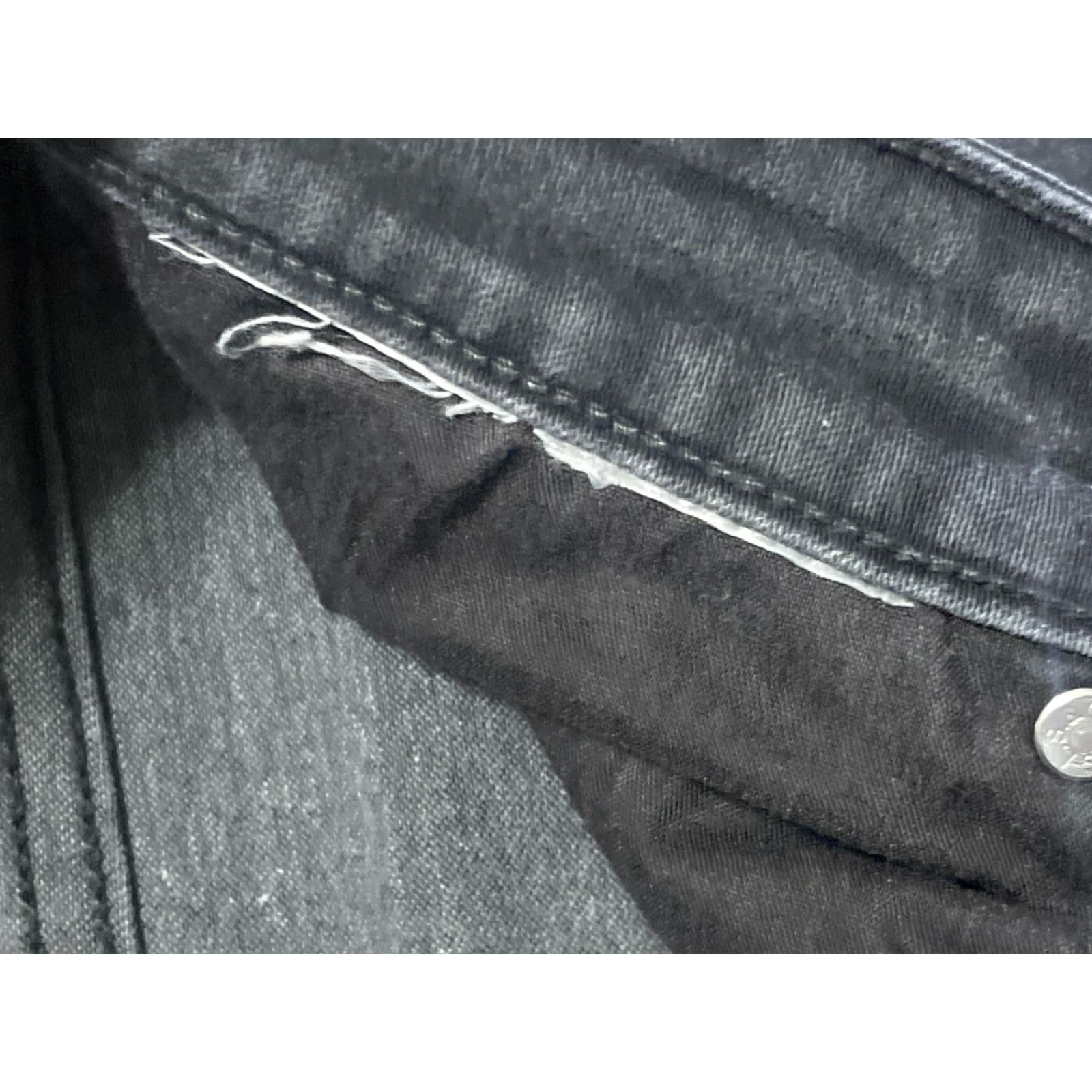 Levi's VINTAGE? No. Levi's Jeans, Women's Size 28, Black Denim Skinny Pockets Dark Wash, Regular, 30.5 in Inseam, 28 in Waist, Jeans, Women, X Size 28" / US 6 / IT 42 - 5 Thumbnail