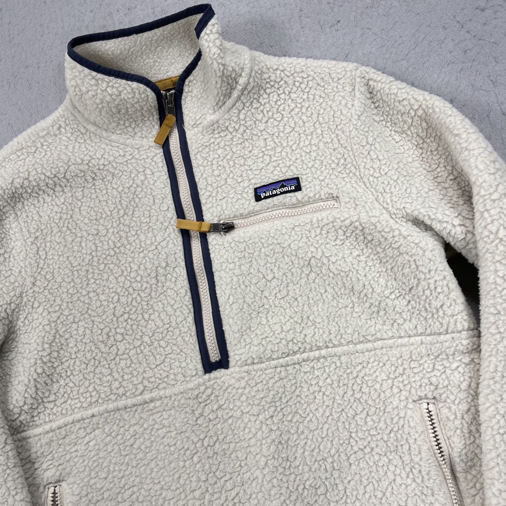 Patagonia Patagonia Jacket Womens M Beige Oatmeal Retro Fleece Pullover Pockets Logo Travel Casual Winter Fall Spring Shirt Womens Size M / US 6-8 / IT 42-44 - 3 Thumbnail