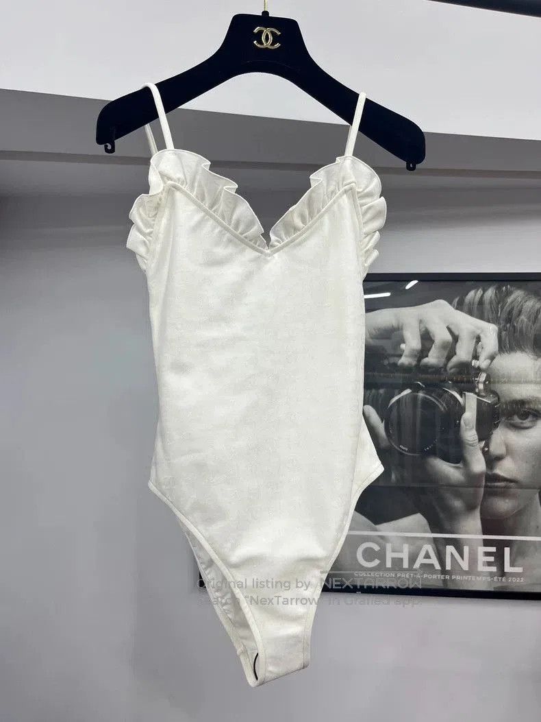 Chanel Chanel 23S White Ruffle Chain Swimsuit. Size US 35 - 1 Thumbnail