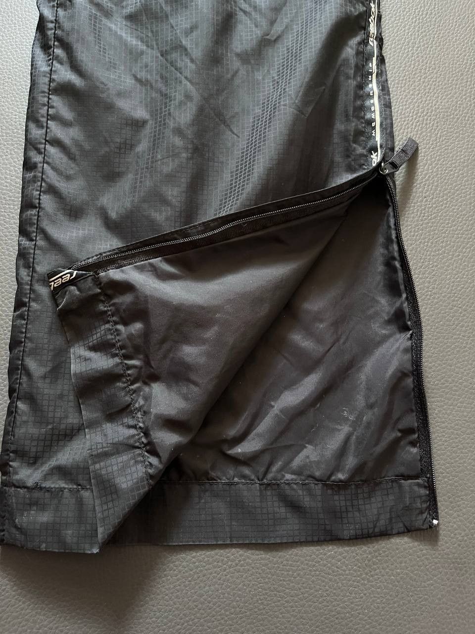 Reebok × Vintage Vintage Reebok Track Pants Navy Blue Nylon Subtle Embroidere Size US 32 / EU 48 - 4 Thumbnail