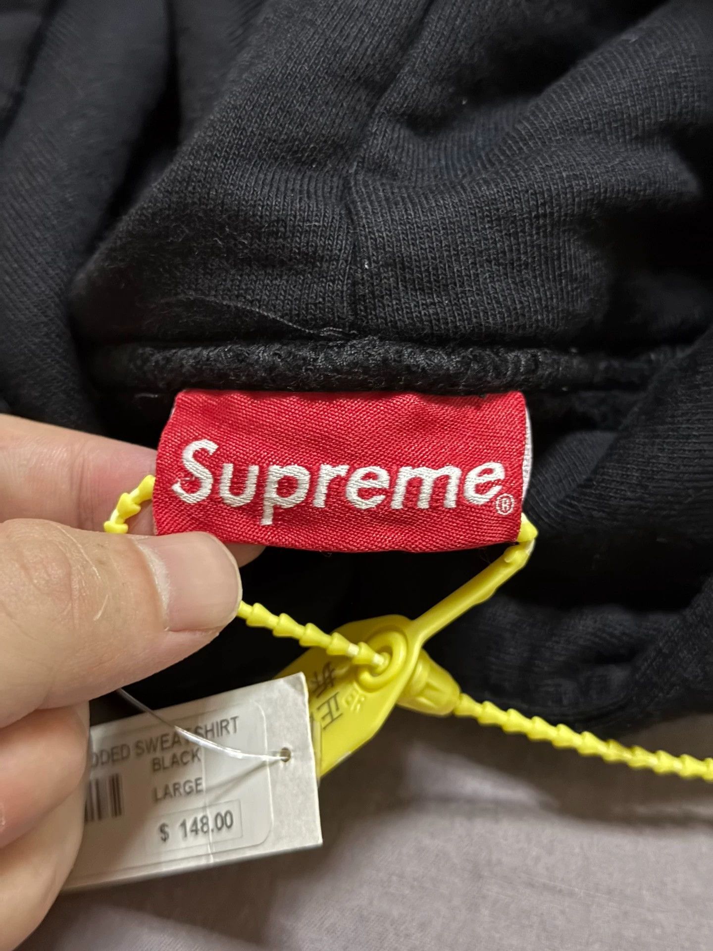 Supreme Supreme SS18 Tag Hoodie Black L New with Tags Size US L / EU 52-54 / 3 - 4 Thumbnail