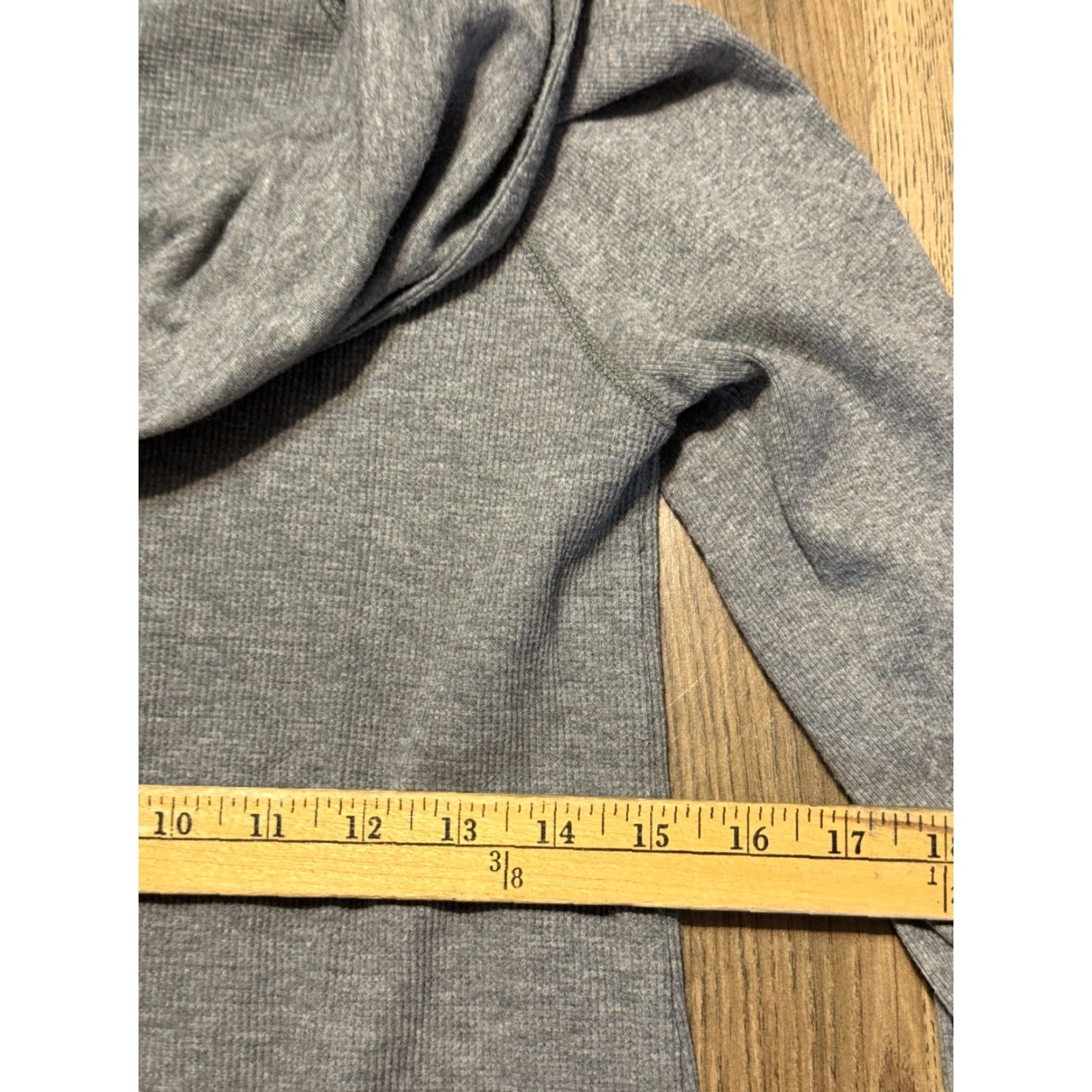 Eddie Bauer Eddie Bauer Shirt Women's Small Gray Long Sleeve Turtleneck Pullover Casual Knit Cotton Modern Basic (Size: S) Mens? Girls? Wait. Size S / US 4 / IT 40 - 6 Thumbnail