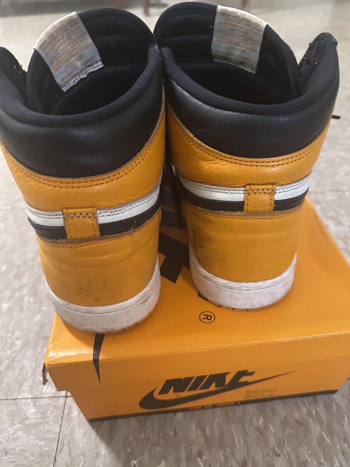 Nike Air Jordan 1 Retro High OG 'Yellow Toe' Size US 11 / EU 44 - 11 Thumbnail