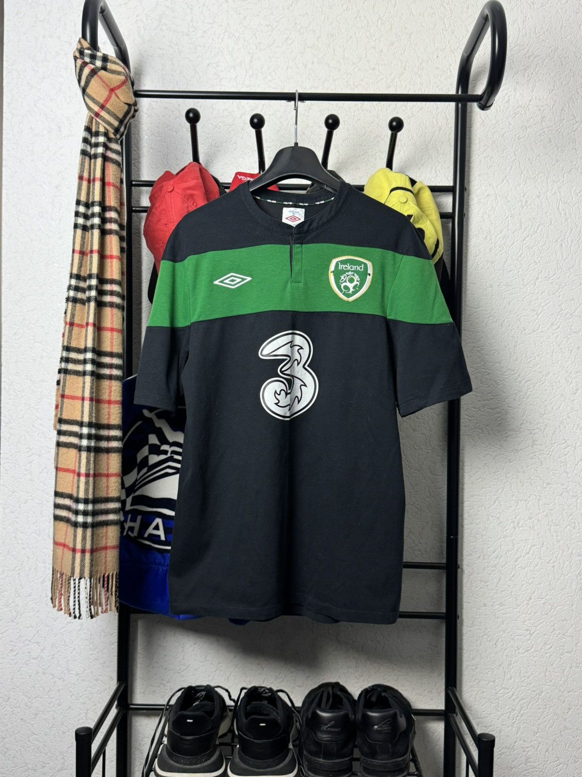Umbro Umbro x Ireland national football team 2011/12 Away Shirt Size US M / EU 48-50 / 2 - 1 Thumbnail