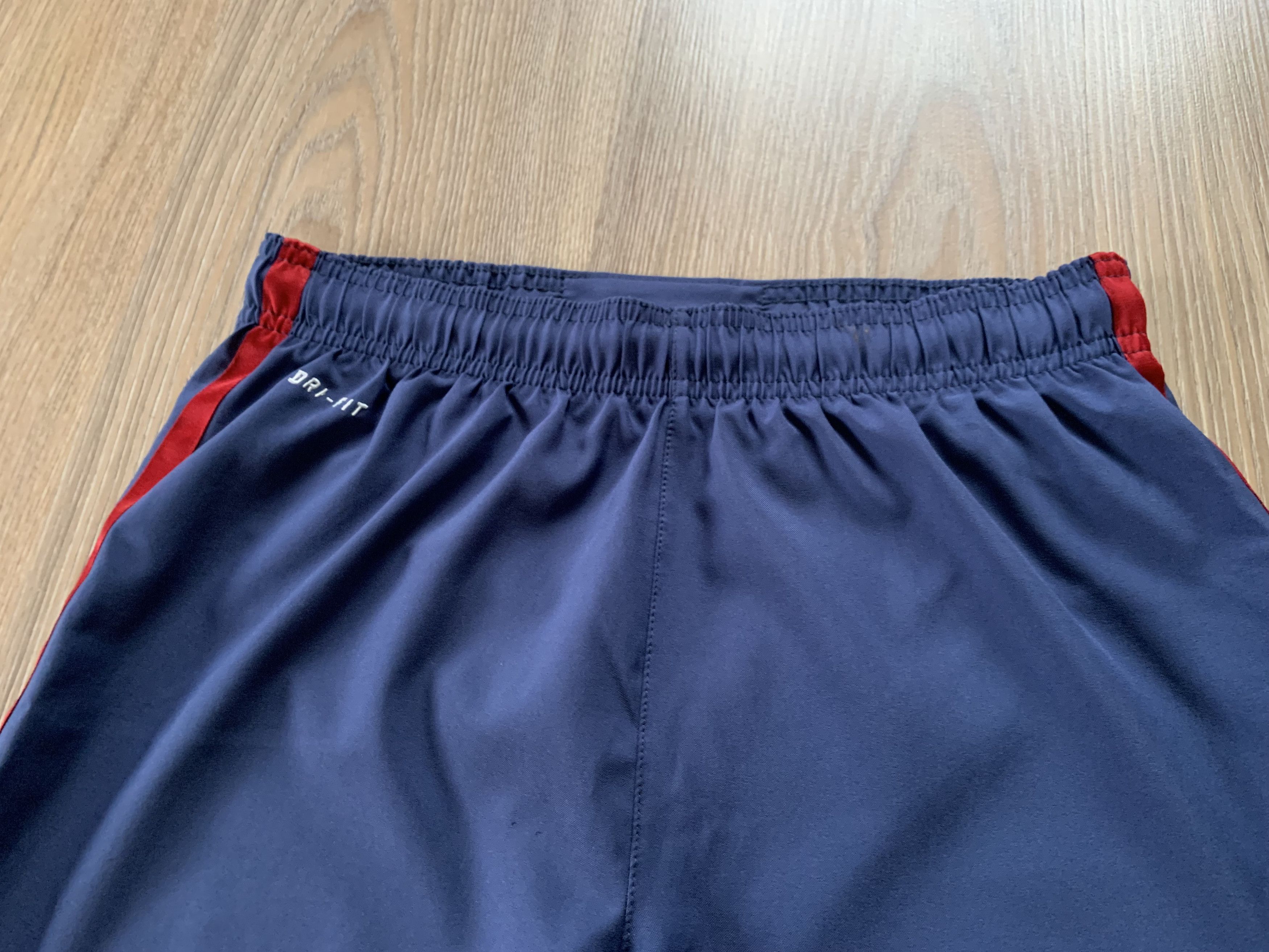 Nike × Vintage Nike Dri Fit FCB Junior Shorts Size L Size US 26 / EU 42 - 4 Thumbnail