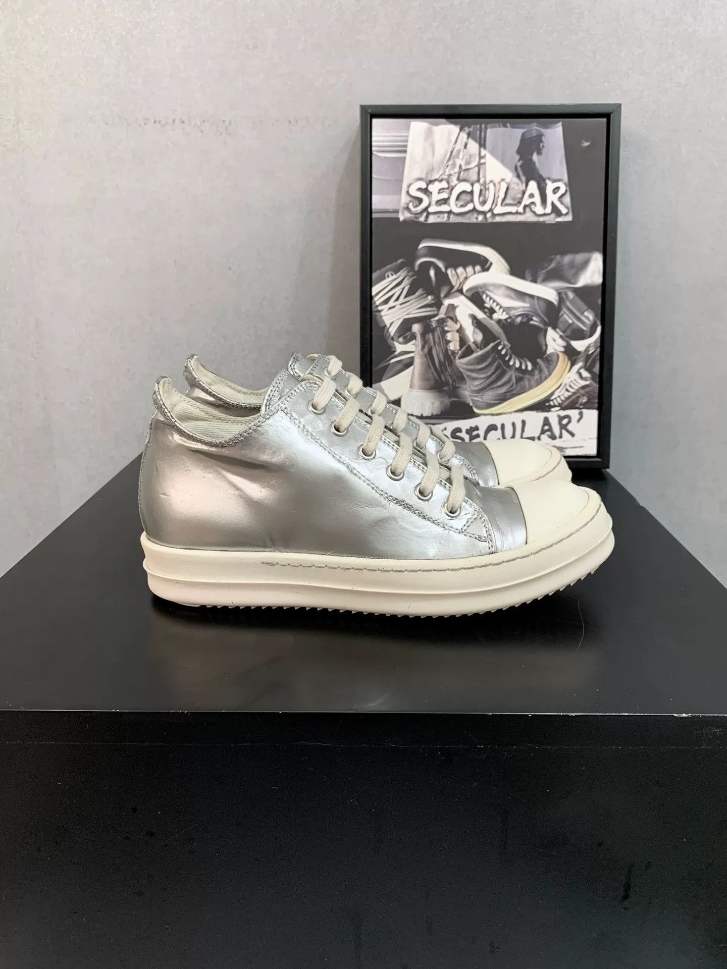 Rick Owens Drkshdw Rick Owens DRKSHDW Silver Low-Top Sneakers Women's Size US 5 / IT 35 - 1 Thumbnail