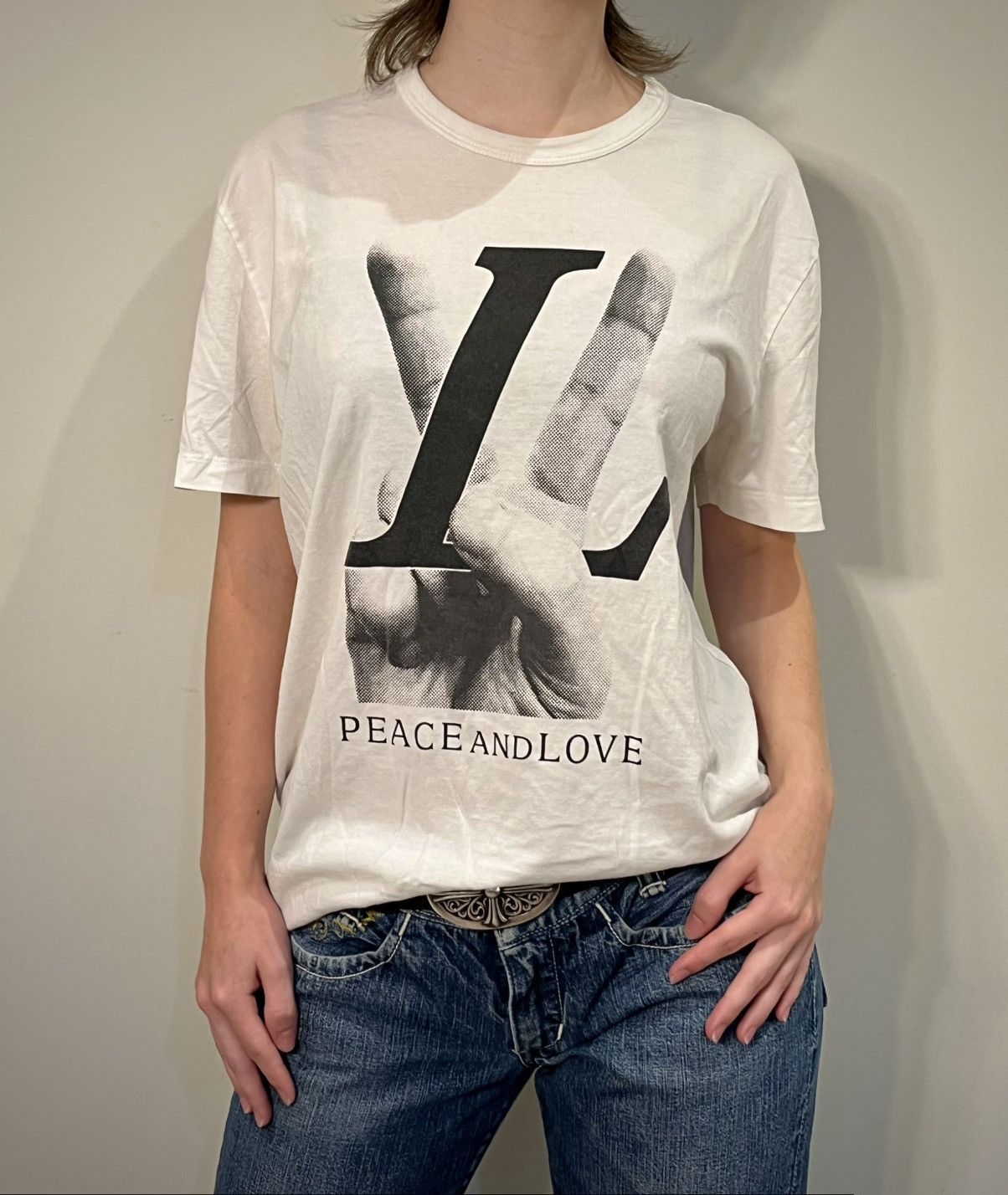 【美品】Louis Vuitton ピースアンドラブ Tシャツ Louis Vuitton Peace And Love | Grailed