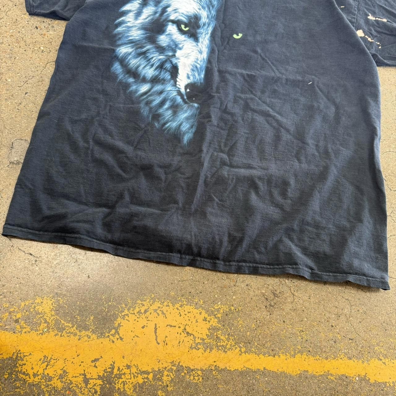 The Mountain × Vintage Vintage Y2K Faded Wolf T Shirt Size US XL / EU 56 / 4 - 4 Thumbnail