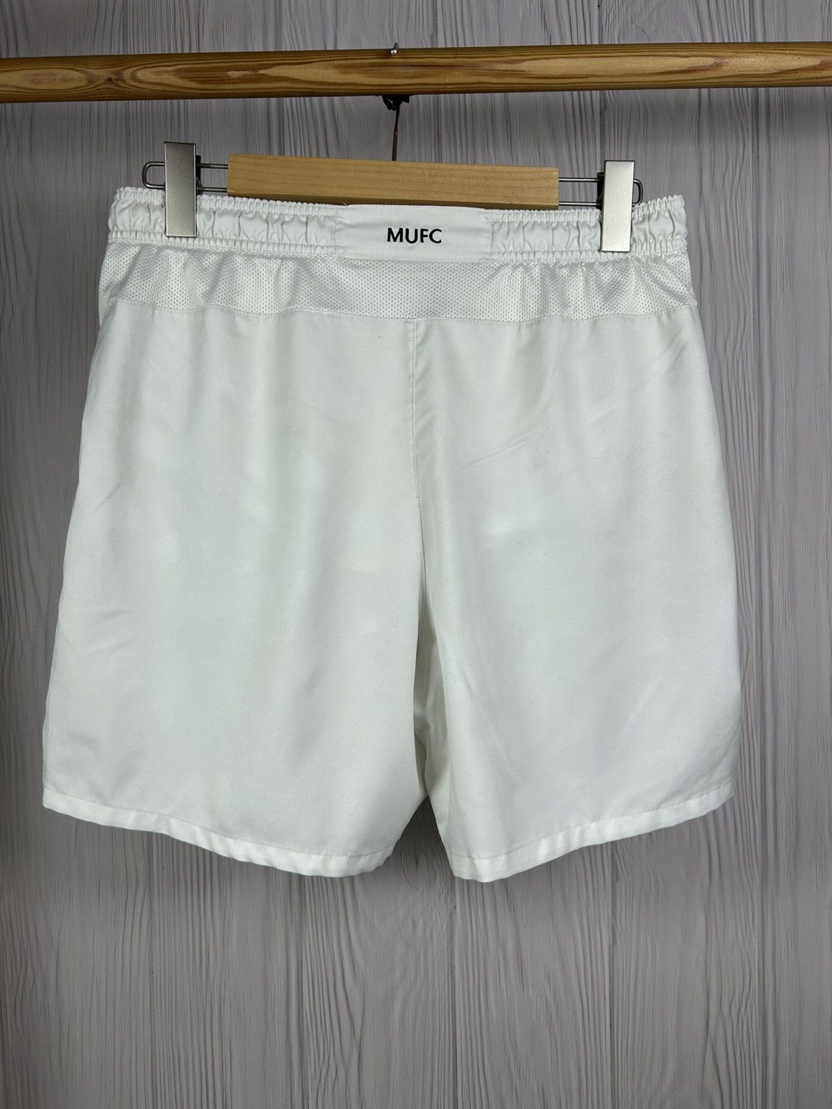 Nike NIKE MANCHESTER UNITED 2010/11 SHORTS FOOTBALL SOCCER SIZE M Size US 32 / EU 48 - 12 Thumbnail