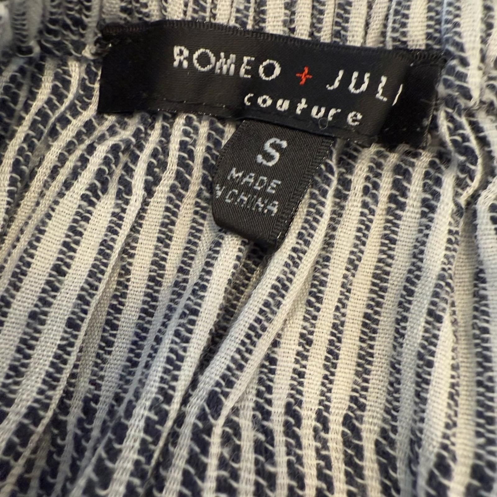 Other Romeo & Juliette Couture cropped blue & white striped top SM Size S / US 4 / IT 40 - 4 Thumbnail