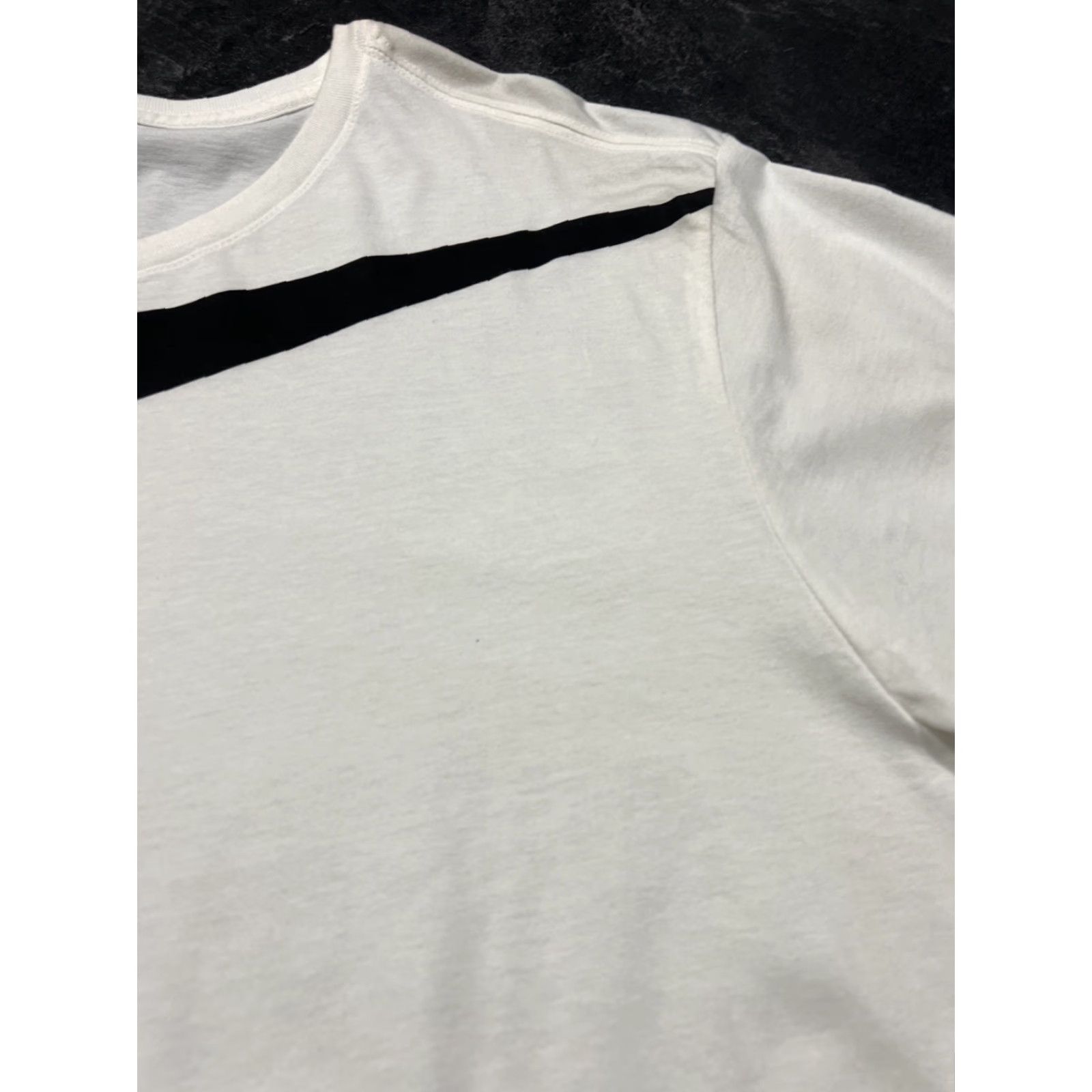 Nike VINTAGE NIKE WHITE T-SHIRT GIANT SWOOSH LOGO TEE SIZE XXL 2XL UNISEX ADULTS Size US XXL / EU 58 / 5 - 3 Thumbnail