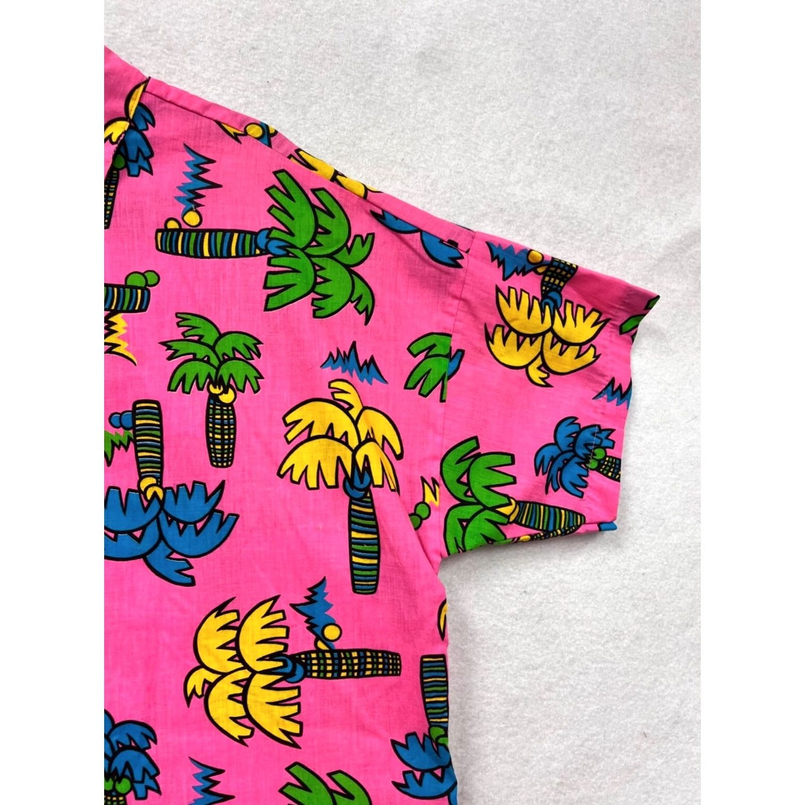 Vintage VINTAGE Avon Fashions Palm Tree Print Button-Up Shirt M Pink Unisex Adults Short Sleeve Size US M / EU 48-50 / 2 - 5 Thumbnail
