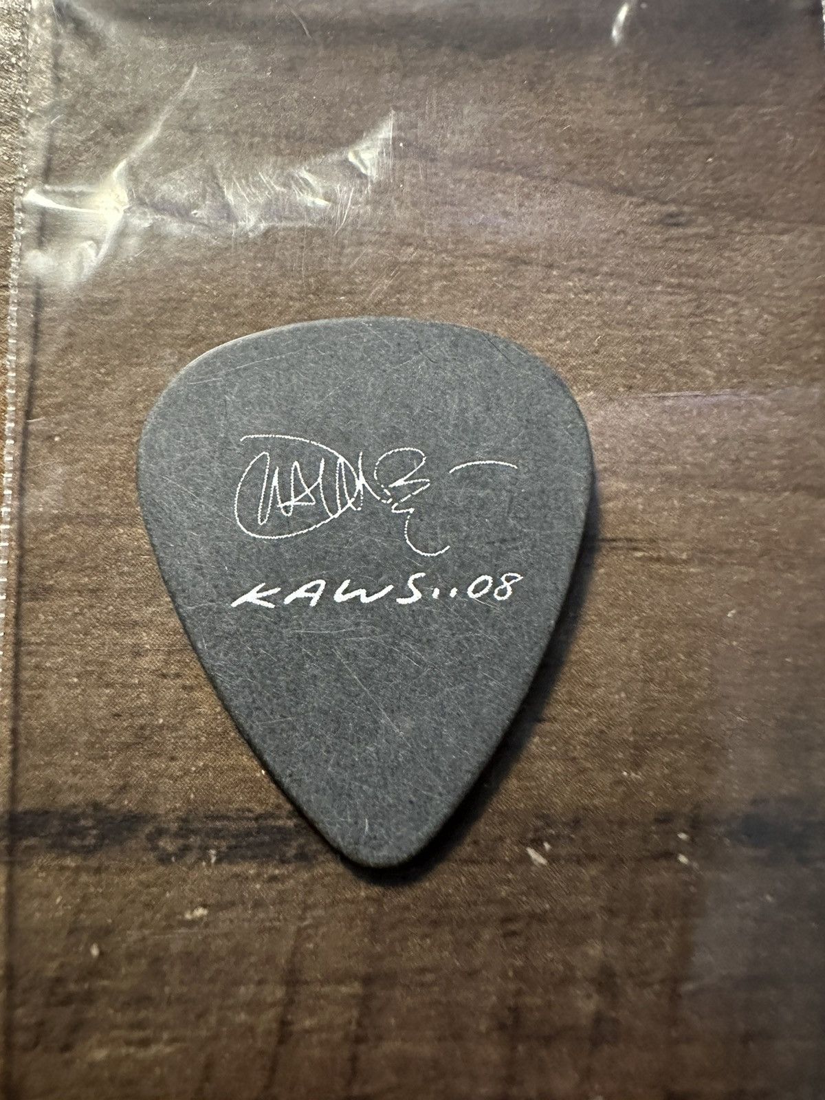 Kaws Kaws x John Mayer Guitar Pick, 2008 Battle Studies Tour Size ONE SIZE - 3 Thumbnail