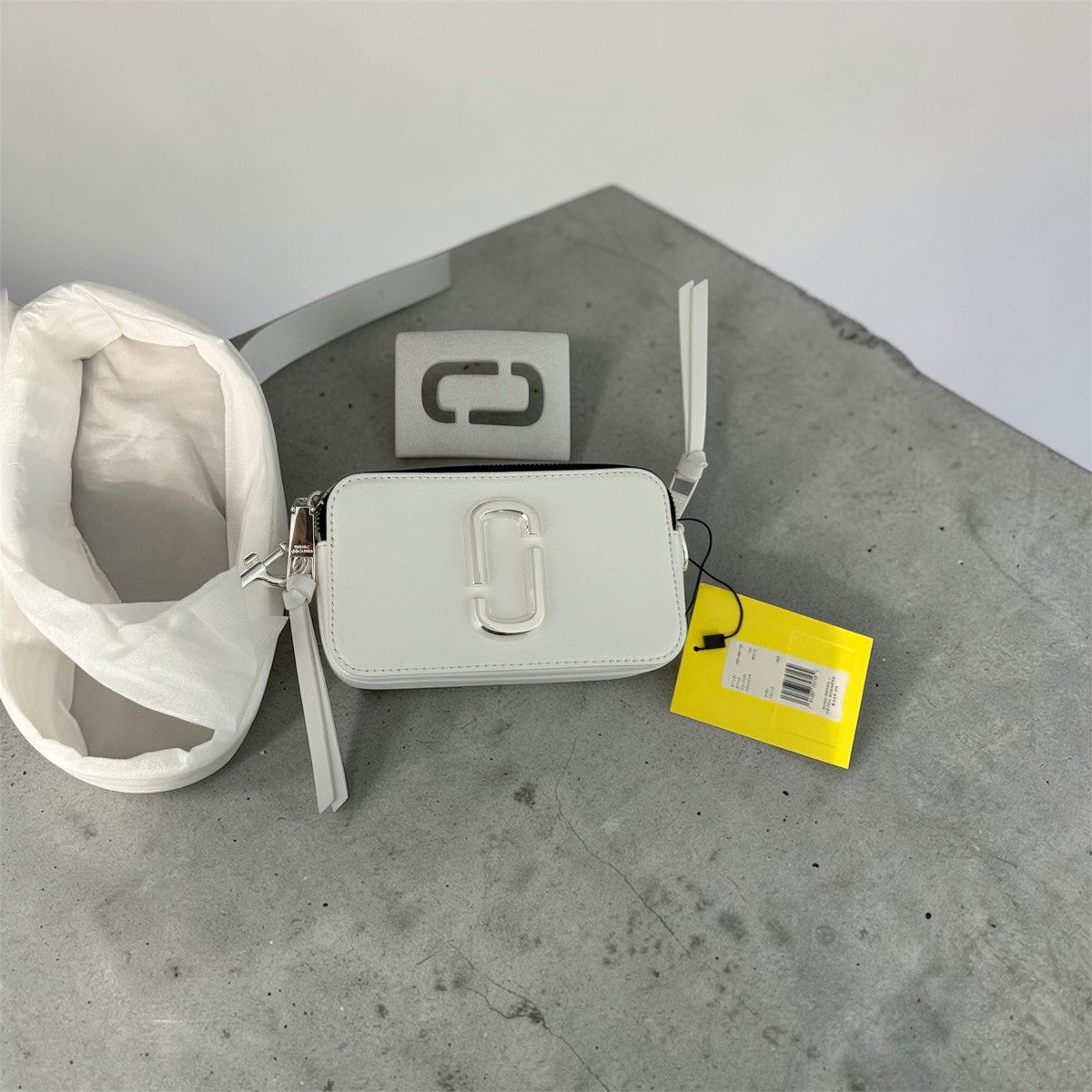 Marc Jacobs MARC JACOBS Snapshot DTM White Shoulder Bag Camera Bag Size ONE SIZE - 2 Thumbnail