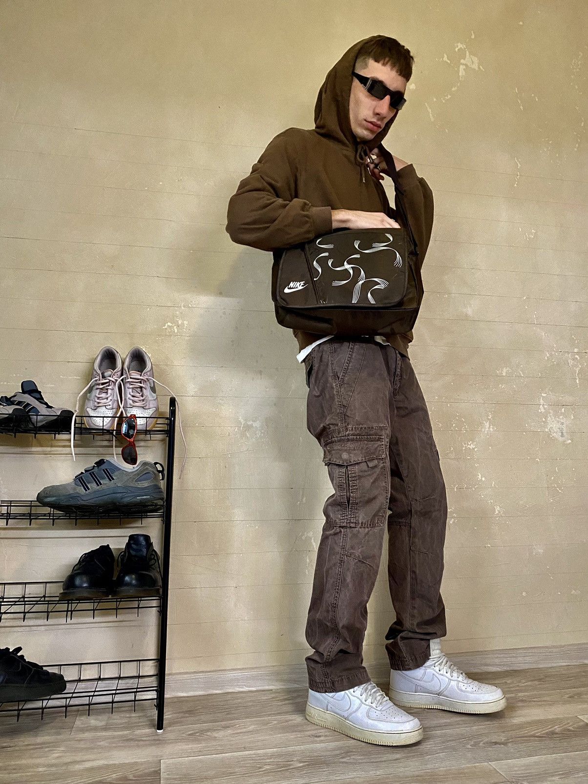 Nike Vintage Gorpcore Nike messenger sling pocket grailsale 🔥 bag Size ONE SIZE - 2 Thumbnail
