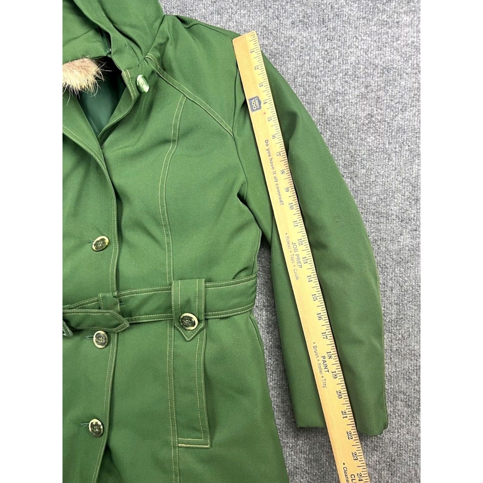 Eddie Bauer VINTG 70s Eddie Bauer Goose Down Jacket Women's S/M Green Belted Coyote Fur Hood Size S / US 4 / IT 40 - 5 Thumbnail