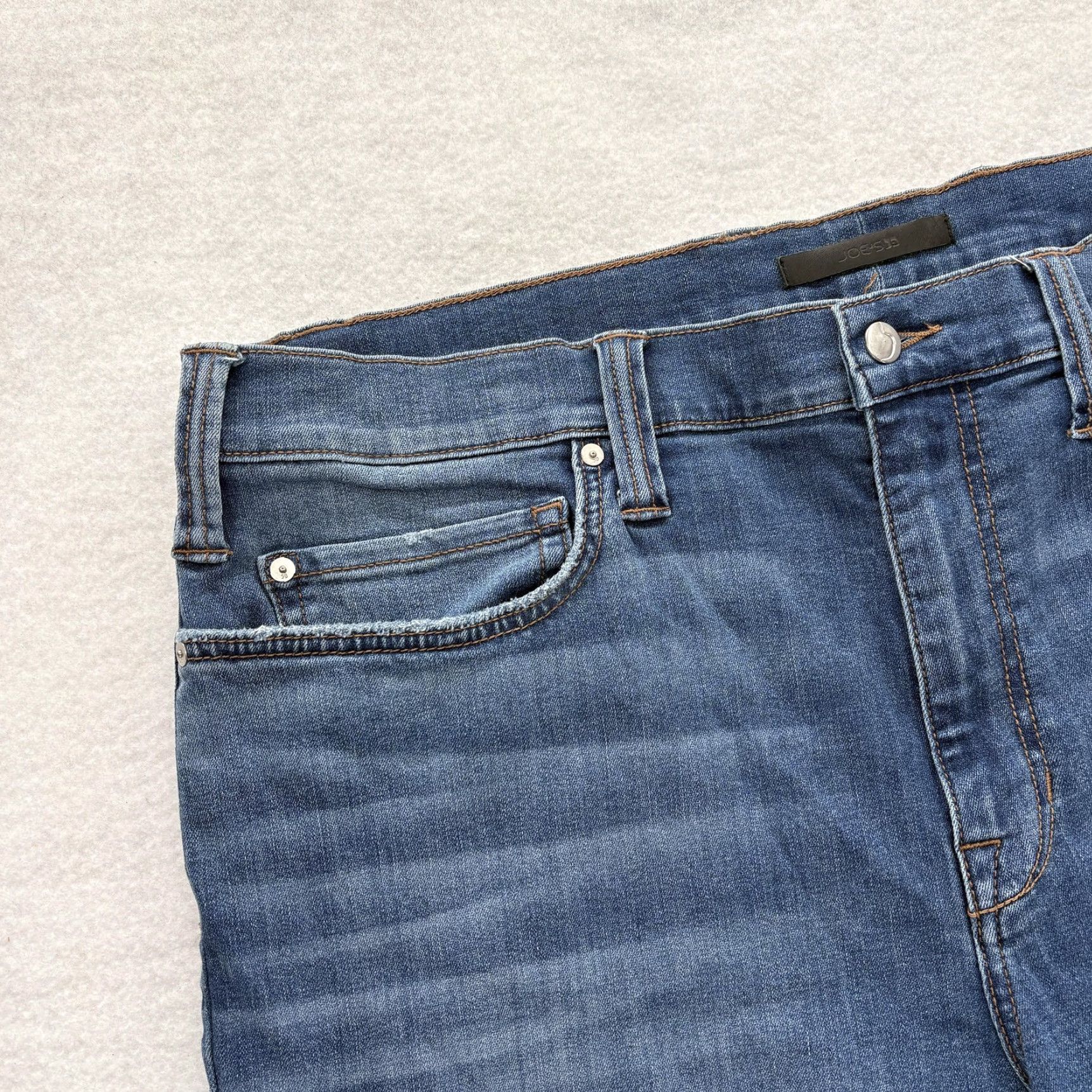 Vintage Joe's Jeans Mens Jeans 42x32 Straight Fit Blue Medium Wash Denim Casual Pants 5-Pocket Zip Fly Mid Rise Size US 42 / EU 58 - 3 Thumbnail