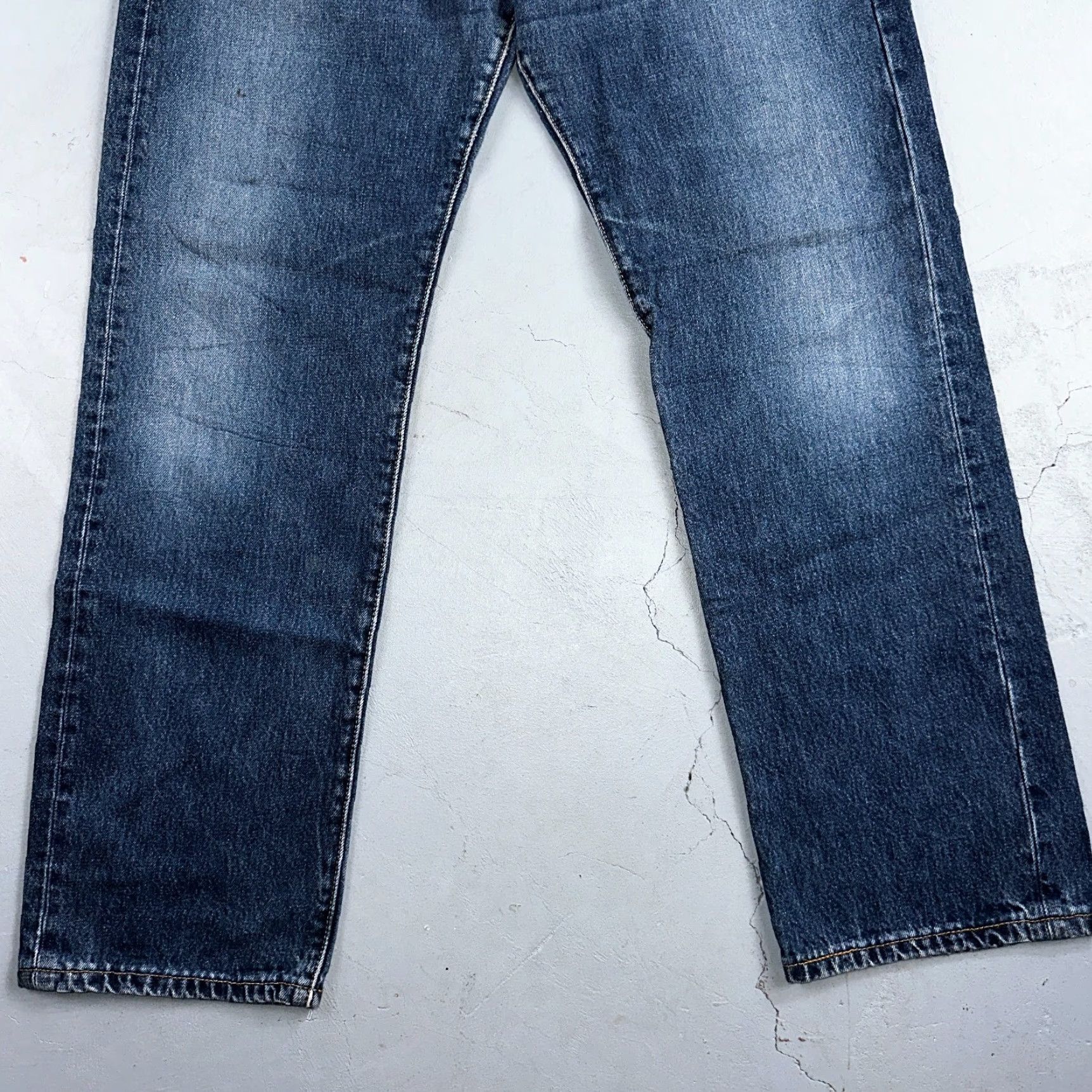 Levi's VINTAGE Levi's 501 Jeans 90s Straight Leg Blue 33x32 Mens Regular Denim Cotton Mid Rise 501 Series 90s Theme: 90s Mens Size US 33 - 3 Thumbnail