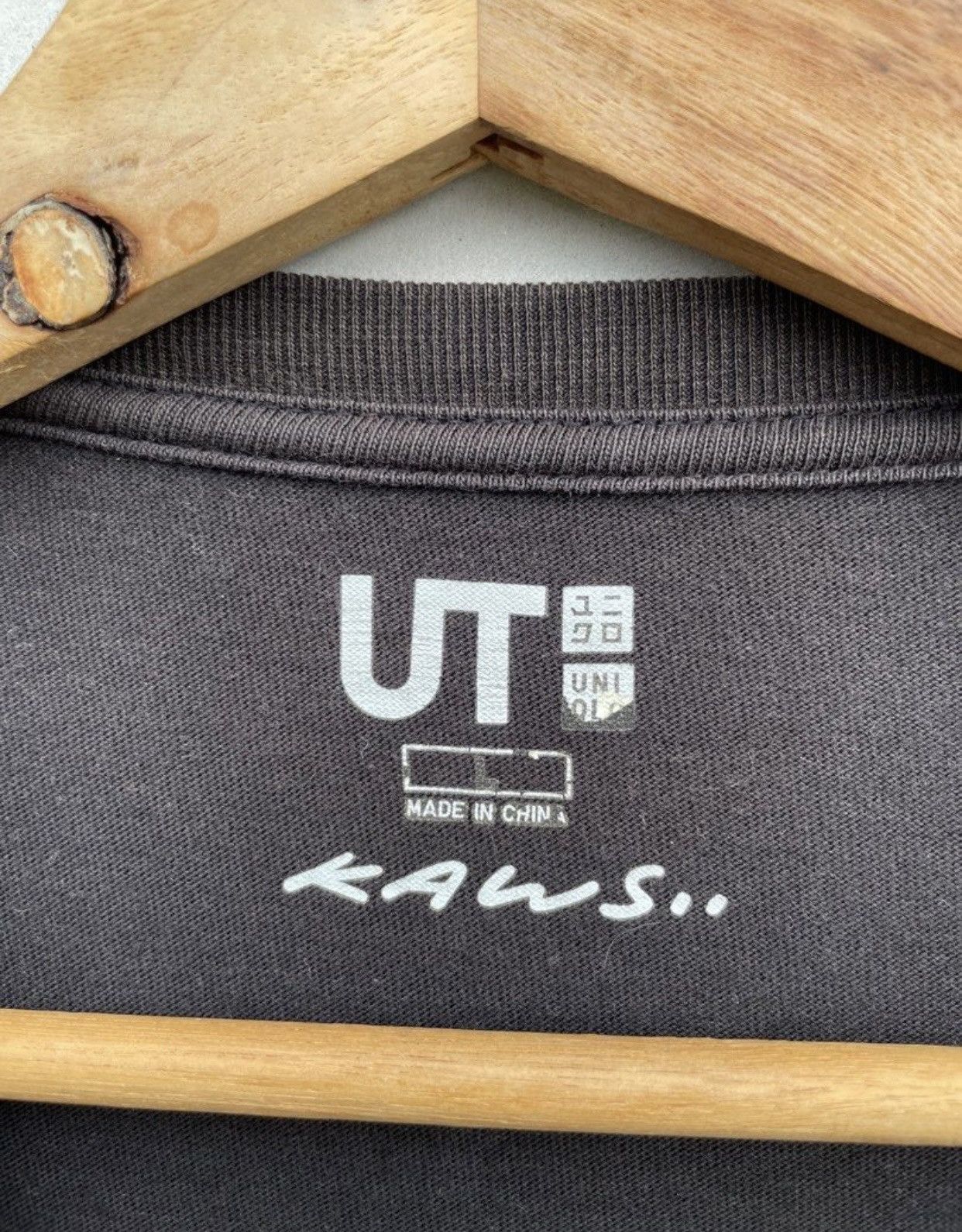 Japanese Brand × Kaws × Uniqlo Rare design ‼️ KAWS CLOUD Size US L / EU 52-54 / 3 - 4 Thumbnail