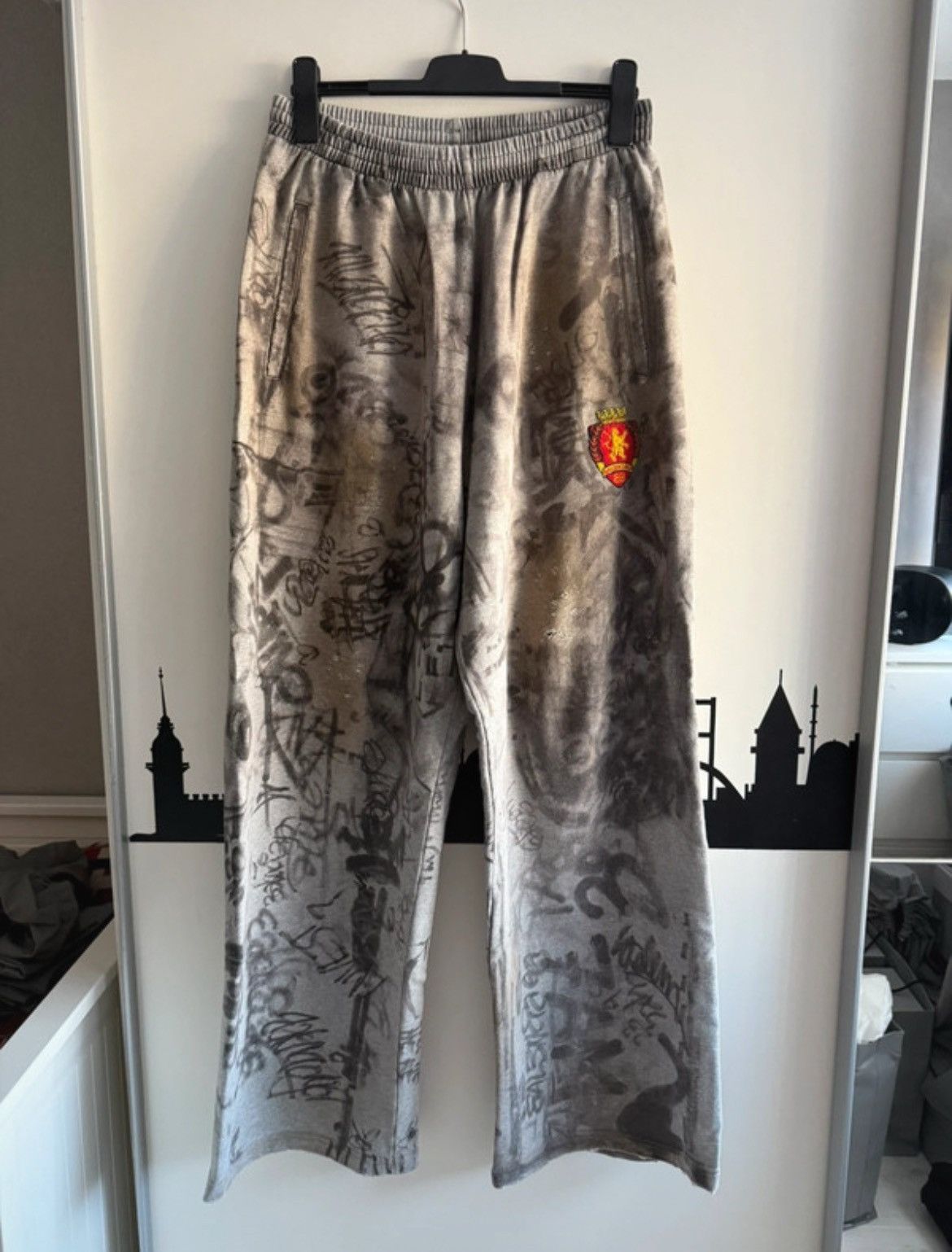 Balenciaga Balenciaga skater sweatpants grey Size US 34 / EU 50 - 1 Thumbnail