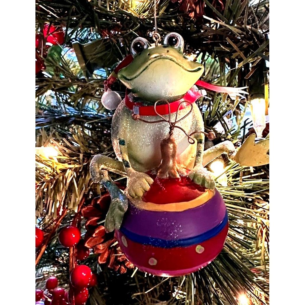 Vintage Vintage Frog Ornament Christmas Sitting On Ornament Whimsica Size ONE SIZE - 11 Thumbnail