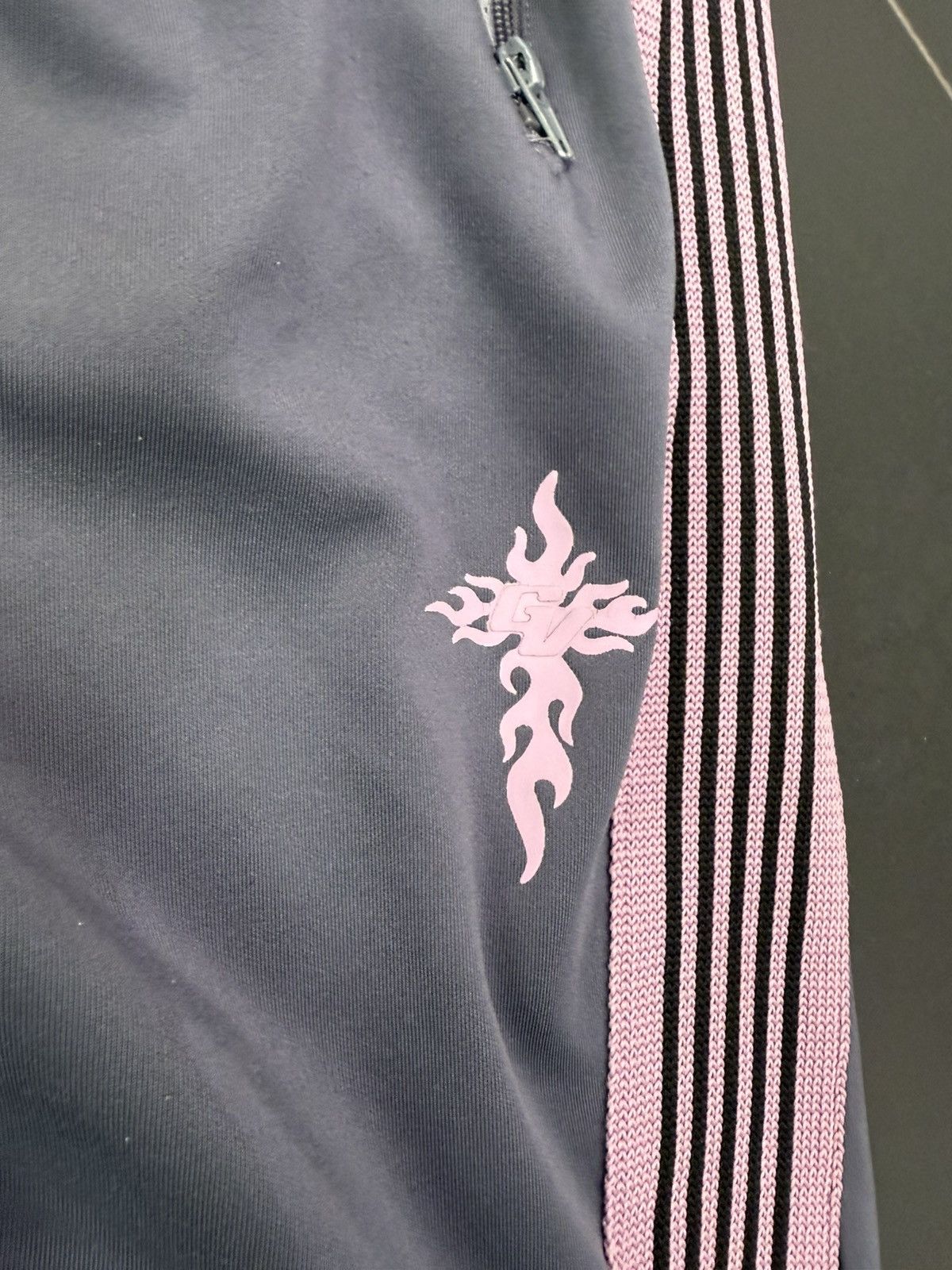 The GV Gallery GV Gallery Dad Sweats Raspberry Hills ‘Grey/Pink’ Size US 36 / EU 52 - 2 Thumbnail