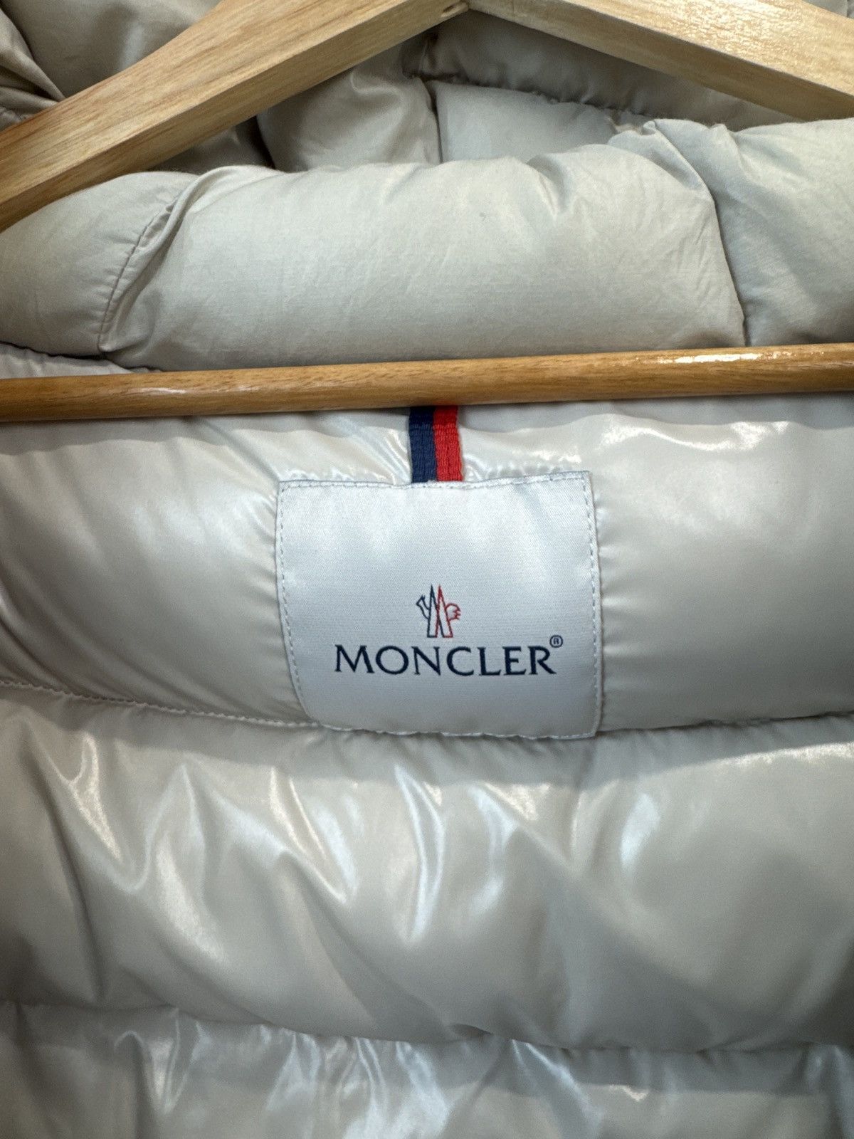 Moncler Moncler Signac Hood Down Puffer Jacket Women’s Beige Size 1 Size XS / US 0-2 / IT 36-38 - 10 Thumbnail