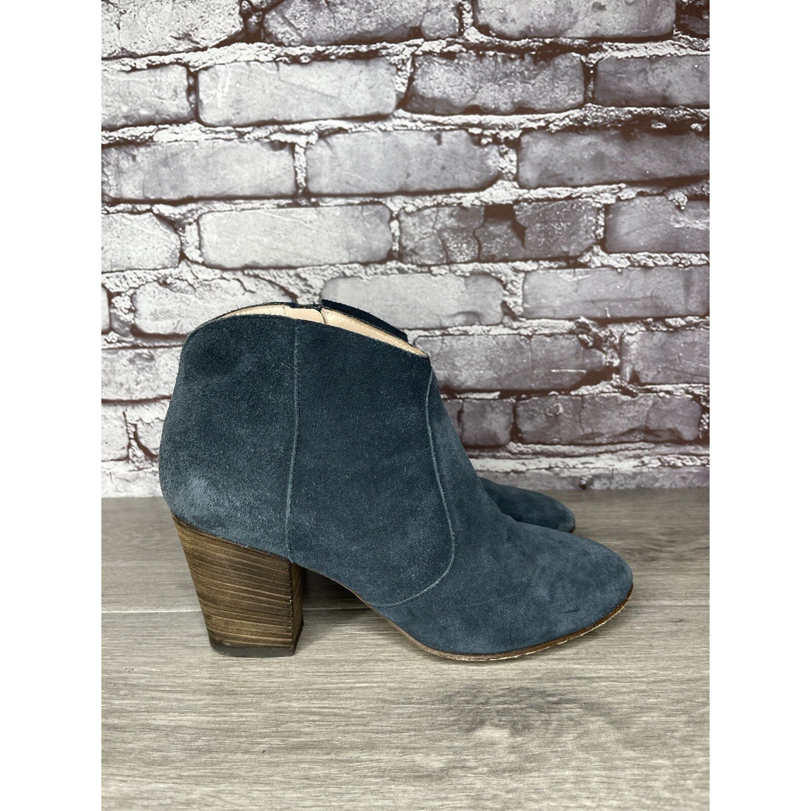 Club Monaco Club Monaco Brooklyn Blue Suede Side Zip Stacked Heel Bootie Size US 7.5 / IT 37.5 - 13 Thumbnail