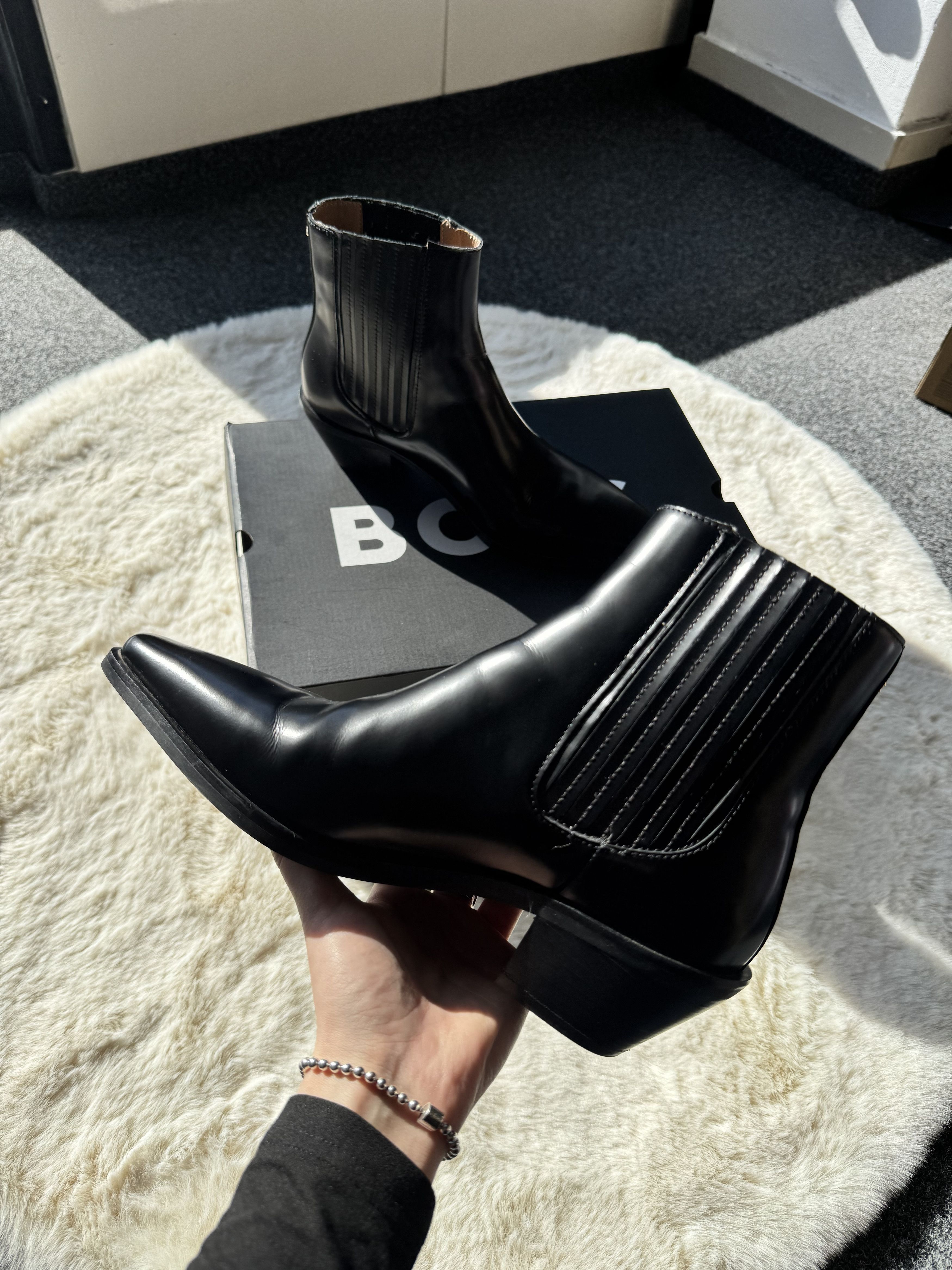 Hugo Boss BOSS Niara EU 39 black leather ankle cowboy boots Size US 9 / IT 39 - 2 Thumbnail