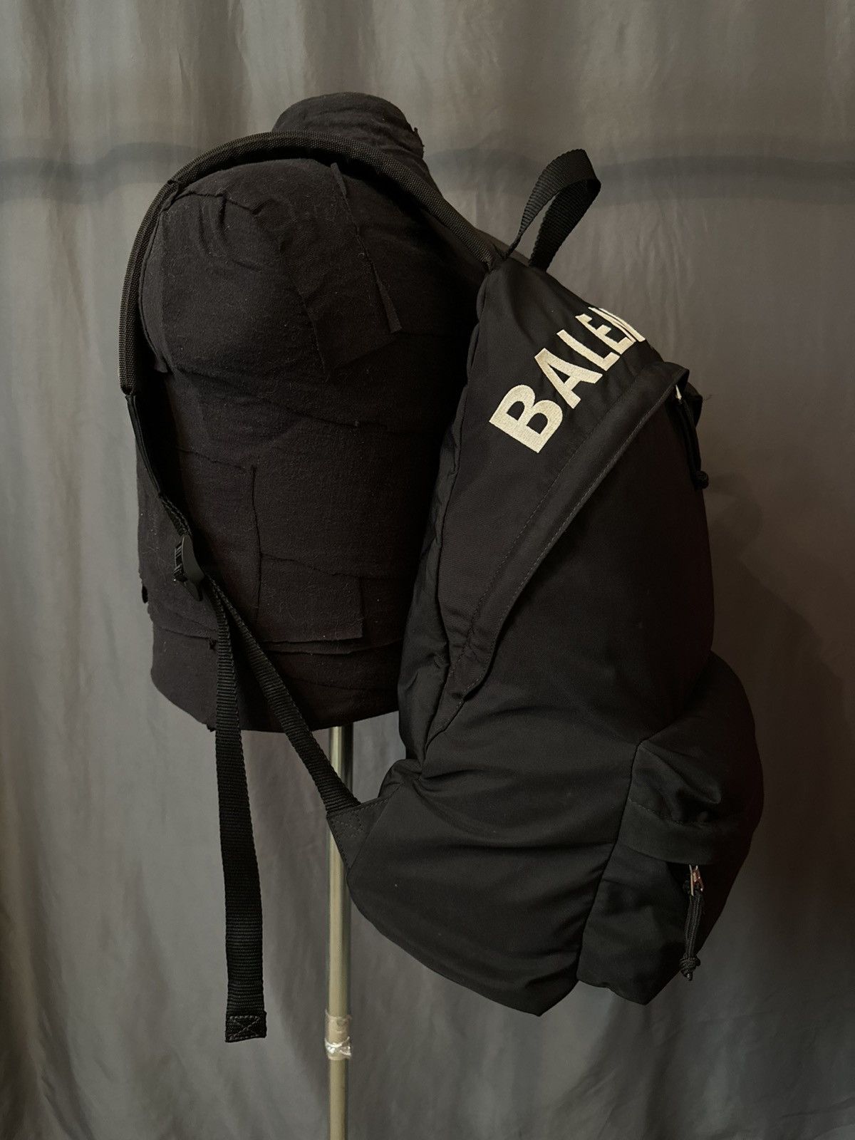 Balenciaga Balenciaga Wheel Logo Backpack Size ONE SIZE - 2 Thumbnail