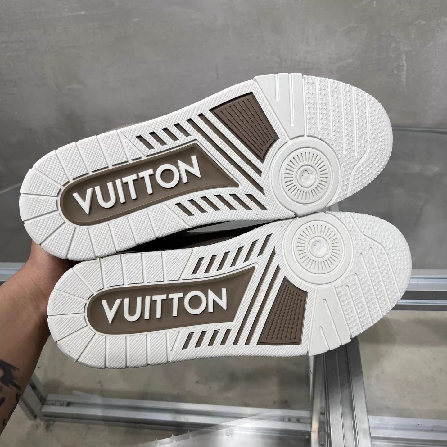 Louis Vuitton LV Trainer Taupe Gradient UK7.5 Original Box Size US 8.5 / EU 41-42 - 7 Thumbnail