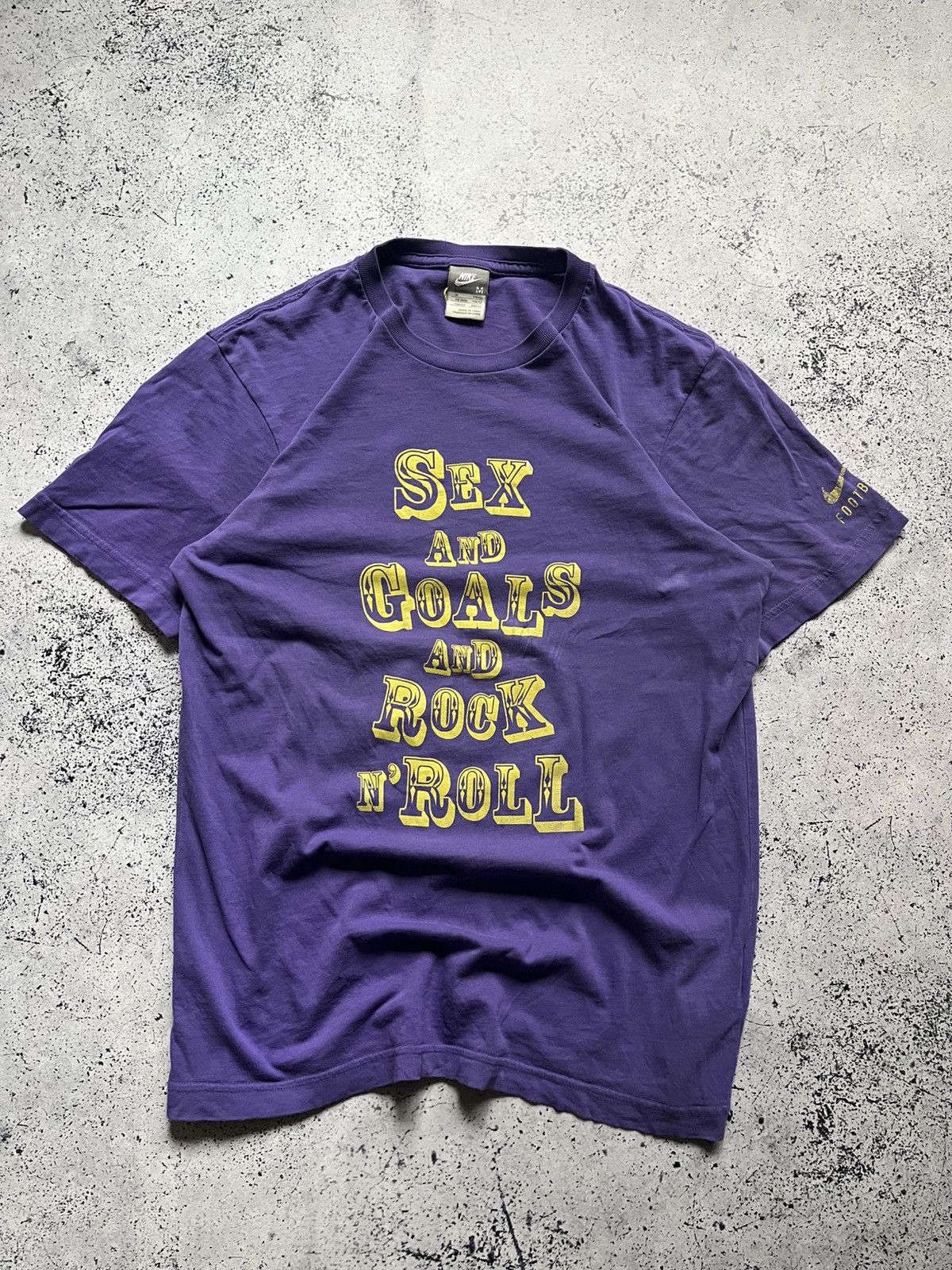 Nike × Vintage Vintage Nike Football T-shirt Sex and Goals and Rock n’Roll Size US M / EU 48-50 / 2 - 1 Thumbnail