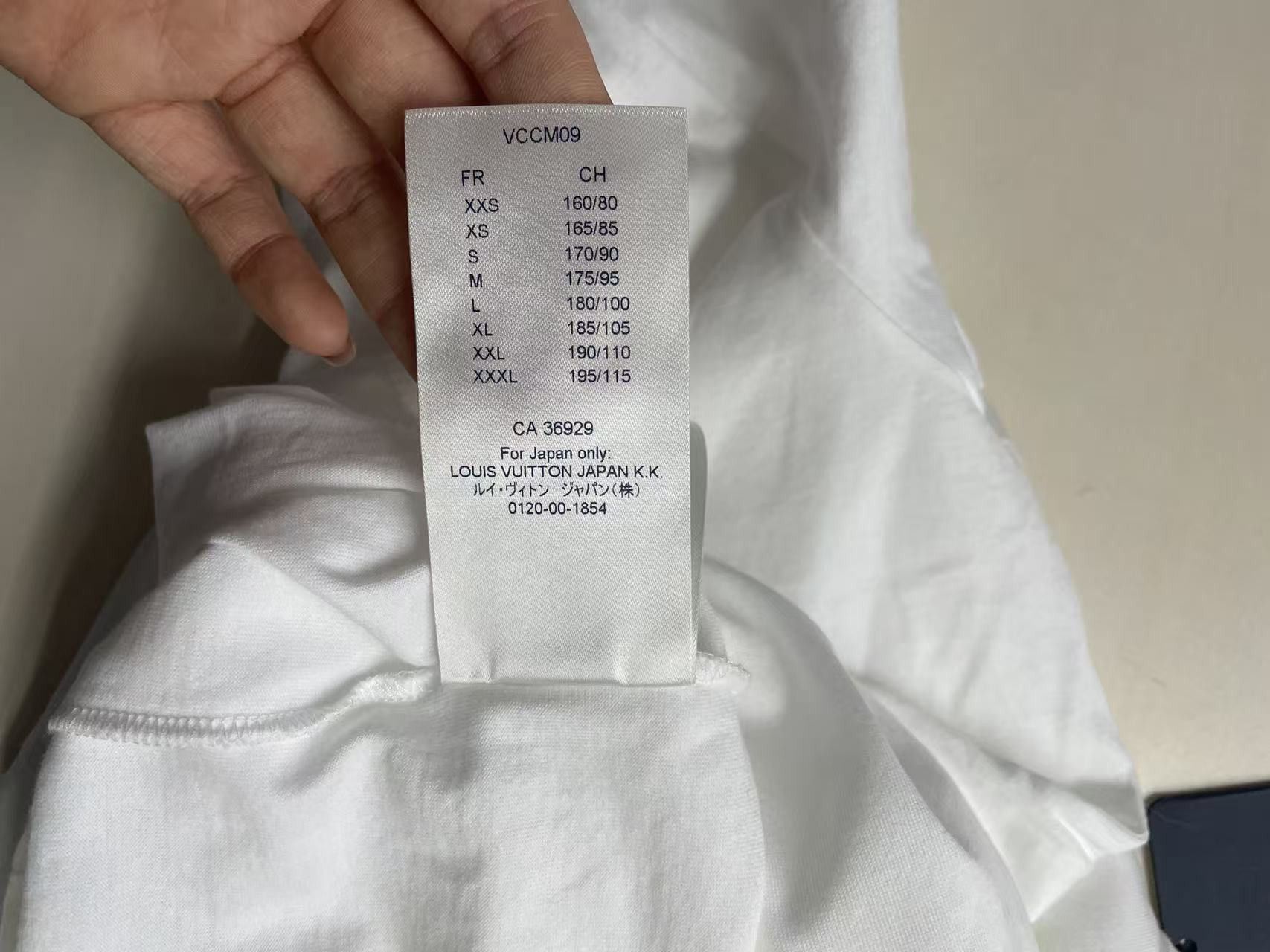 Louis Vuitton Louis Vuitton Vivienne Forever White Short Sleeve T-Shirt Size L / US 10 / IT 46 - 10 Thumbnail