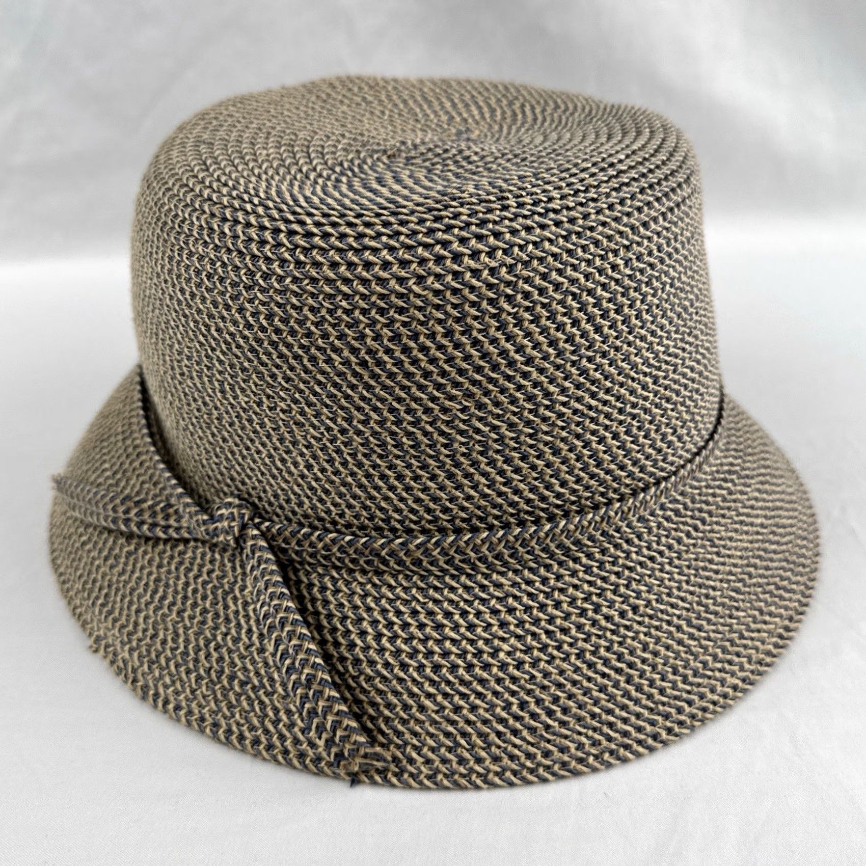 Vintage VINTAGE Ariane Millinery Bucket Hat Tan Navy Blue Two-Tone Braided Summer Beach Size ONE SIZE - 2 Thumbnail