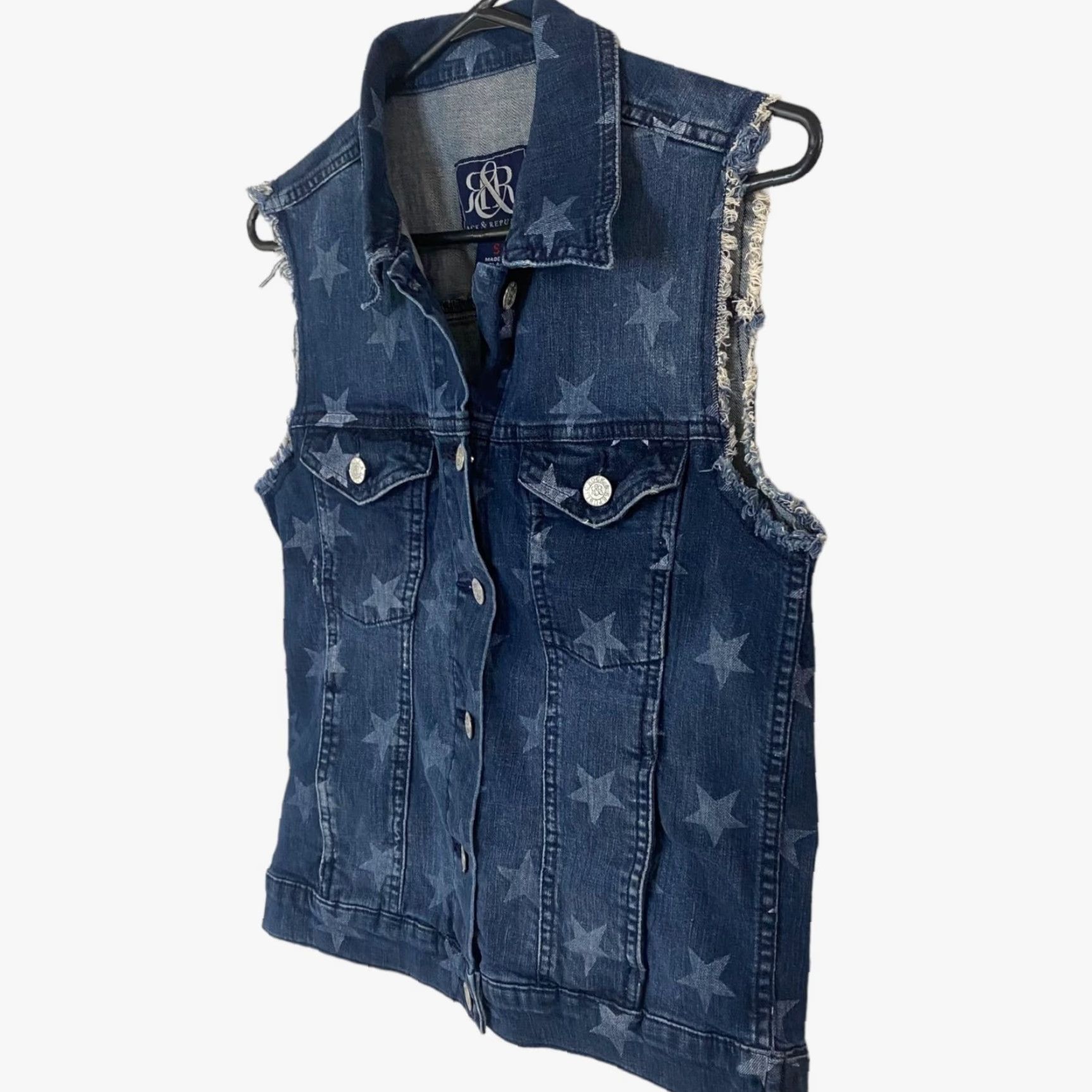 Vintage Rock & Republic Gunshow Star Denim Vest Button Up Womens Small Blue Sleeveless Size S / US 4 / IT 40 - 2 Thumbnail