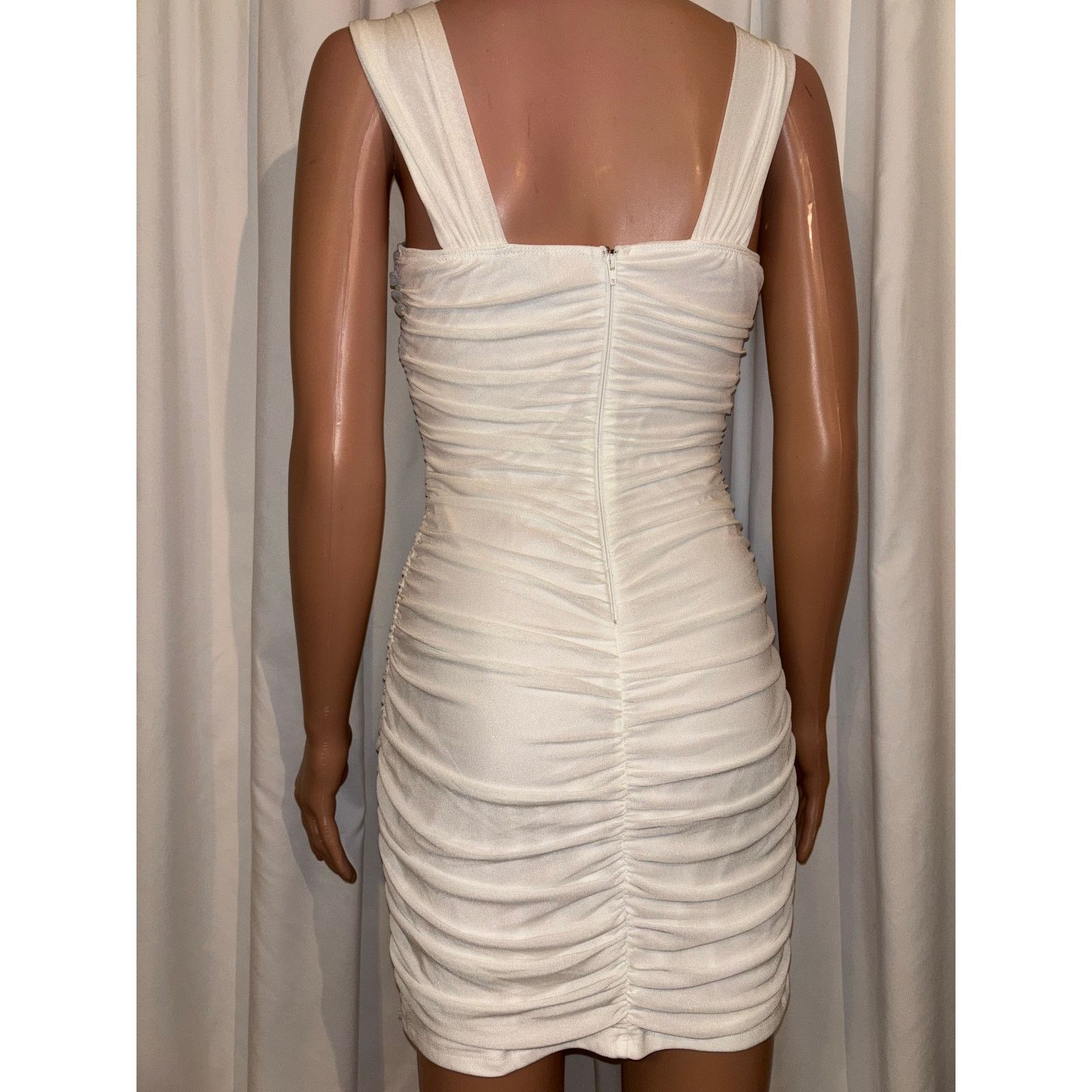 The Unbranded Brand Windsor White Pearl Mini Dress Size Medium Size M / US 6-8 / IT 42-44 - 5 Thumbnail