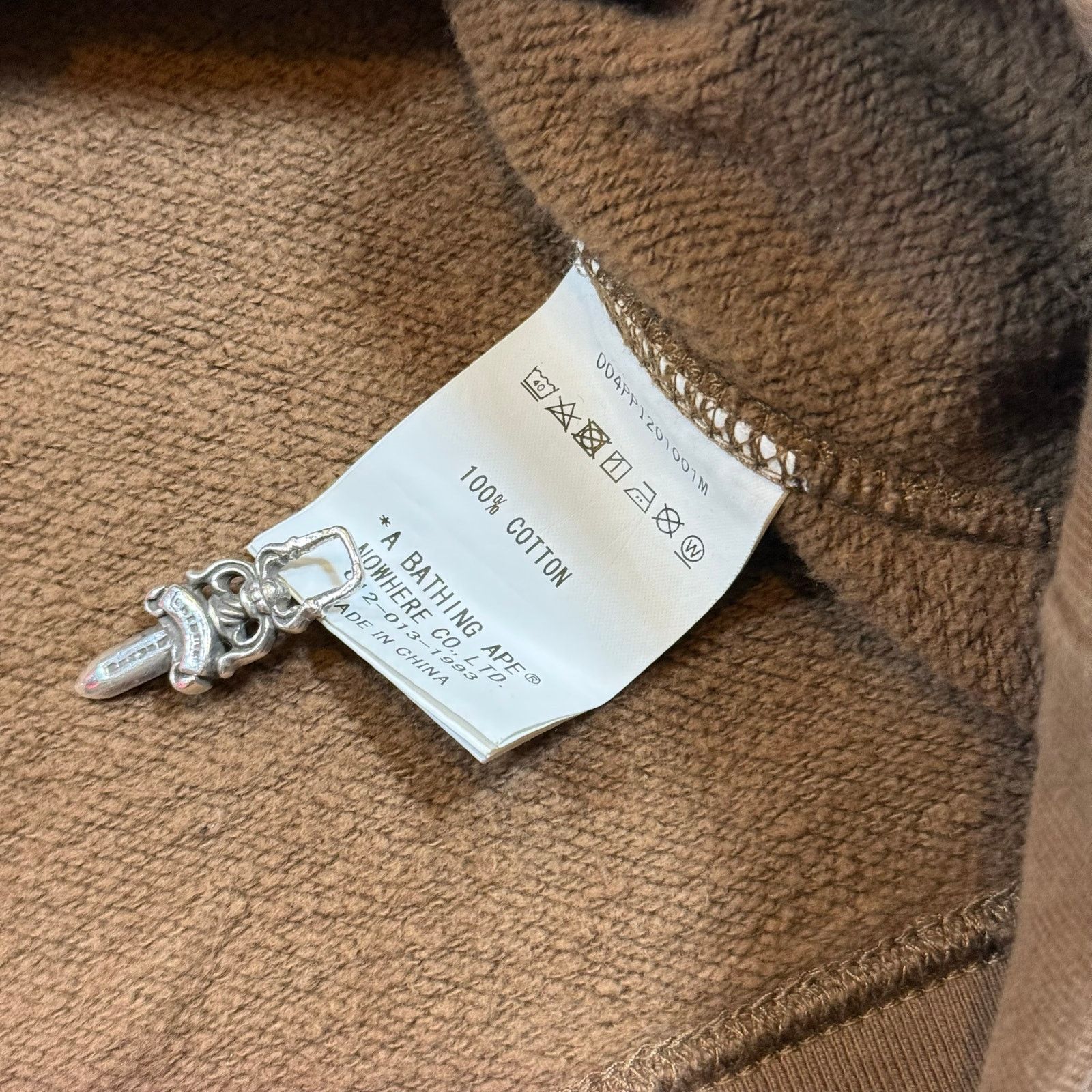 Bape × Nigo Authentic Bape 2000’s Pirate Store Crossbones Hoodie L Size US L / EU 52-54 / 3 - 6 Thumbnail