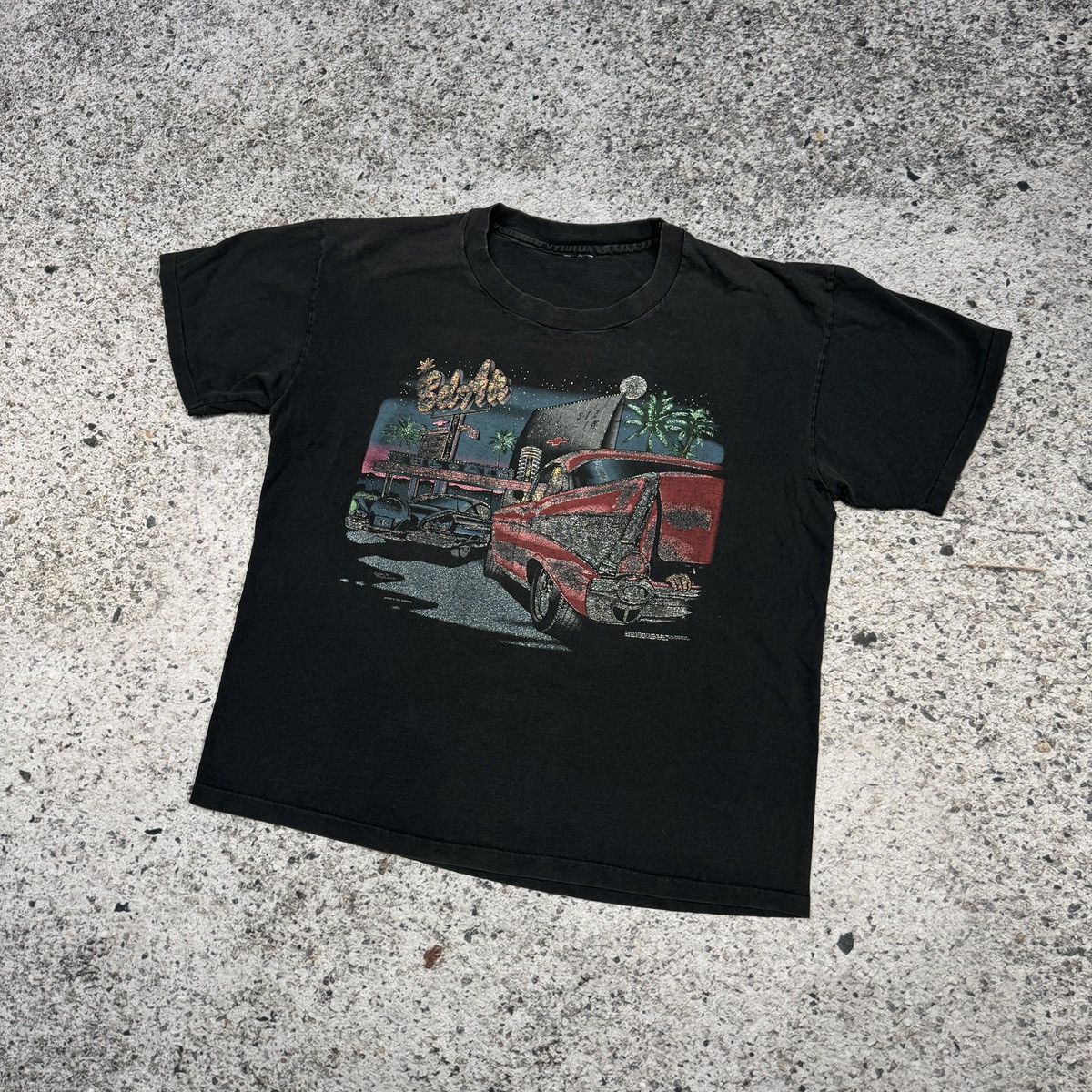 Vintage VINTAGE 90s FADED BEL AIR CAR SINGLE STITCH TEE Size US L / EU 52-54 / 3 - 2 Thumbnail